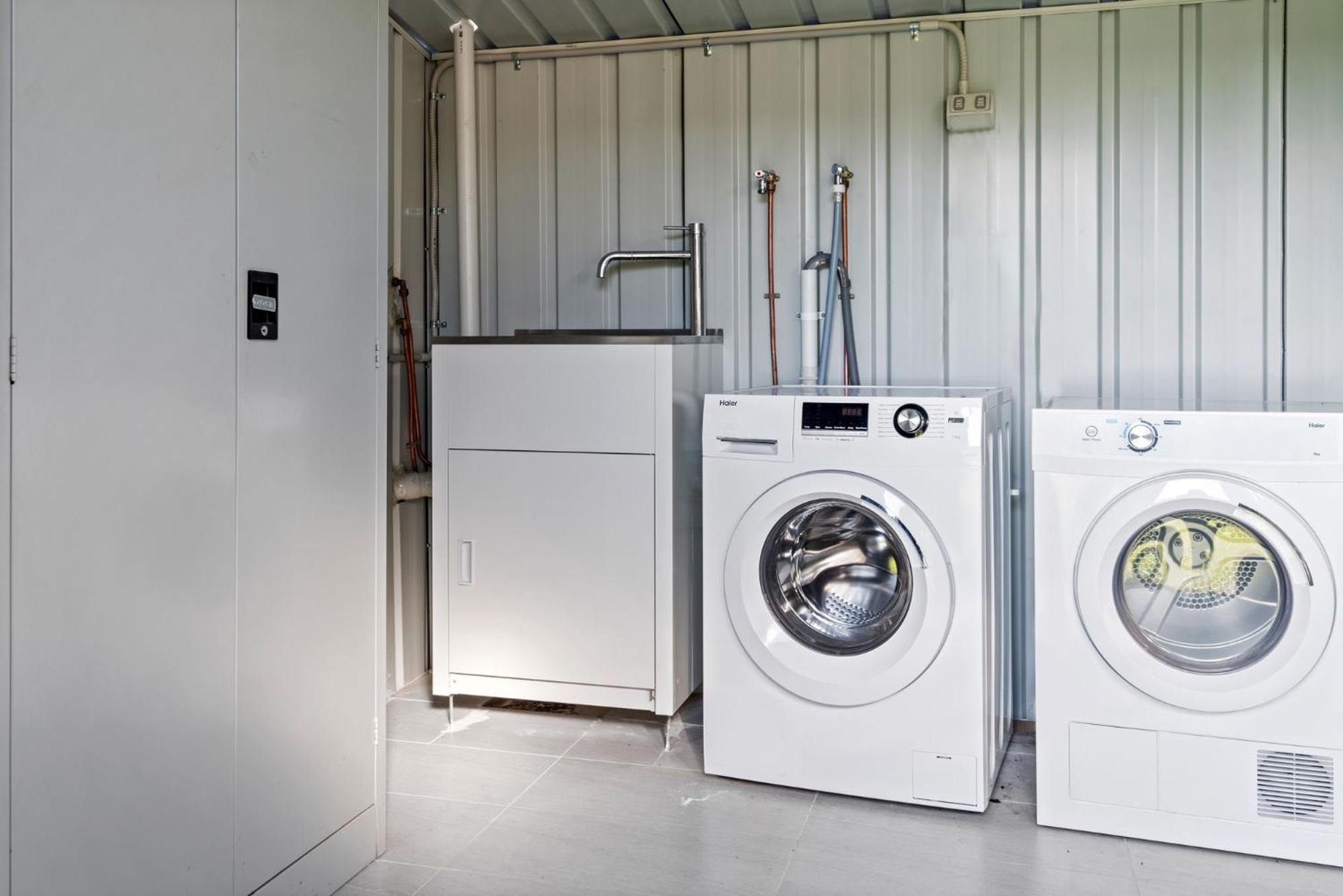 Cozy 1-Bed Studio Near Cafes and Shops