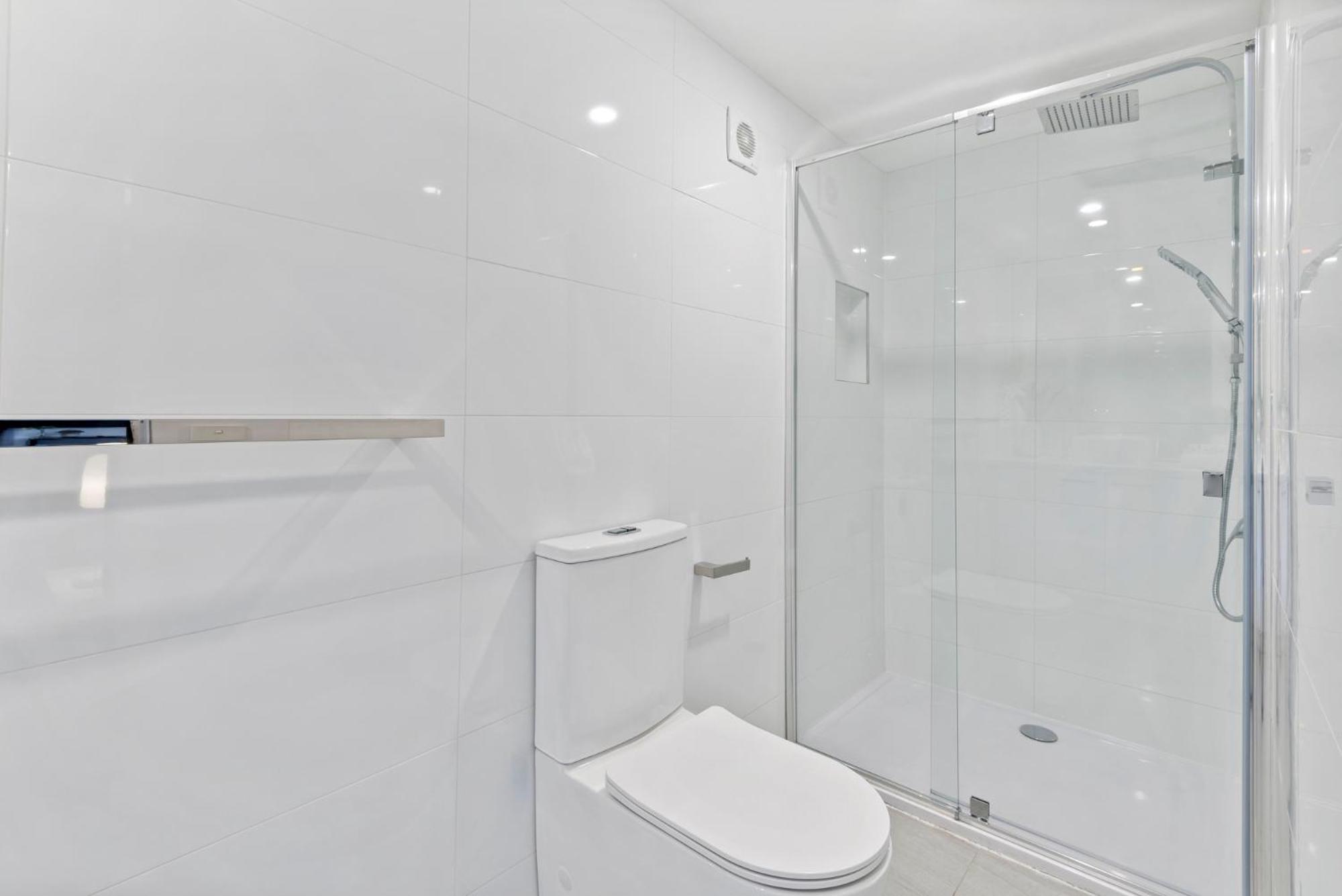 Cozy 1-Bed Studio Near Cafes and Shops