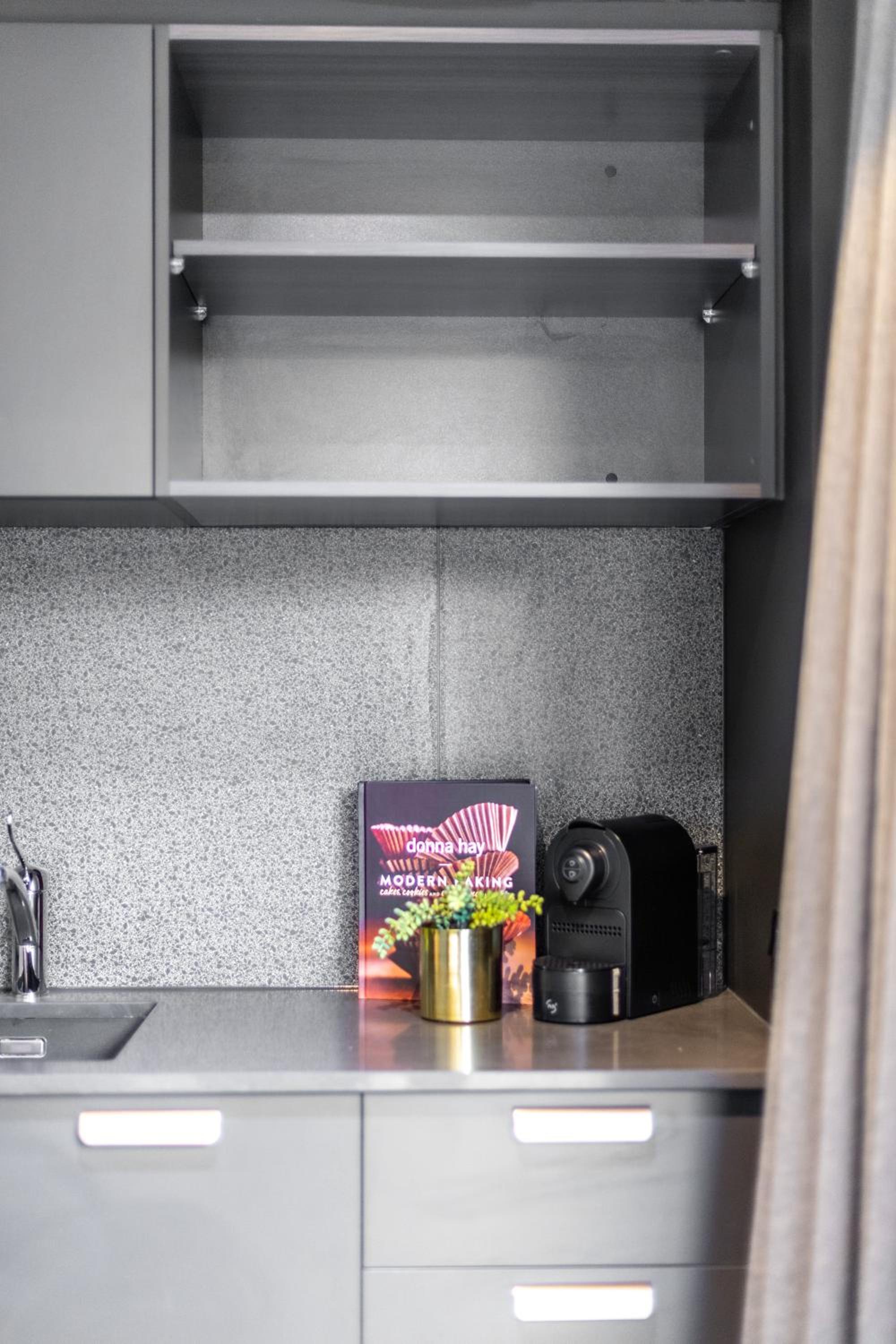 Immaculate Braddon Studio with Accessible Bathroom