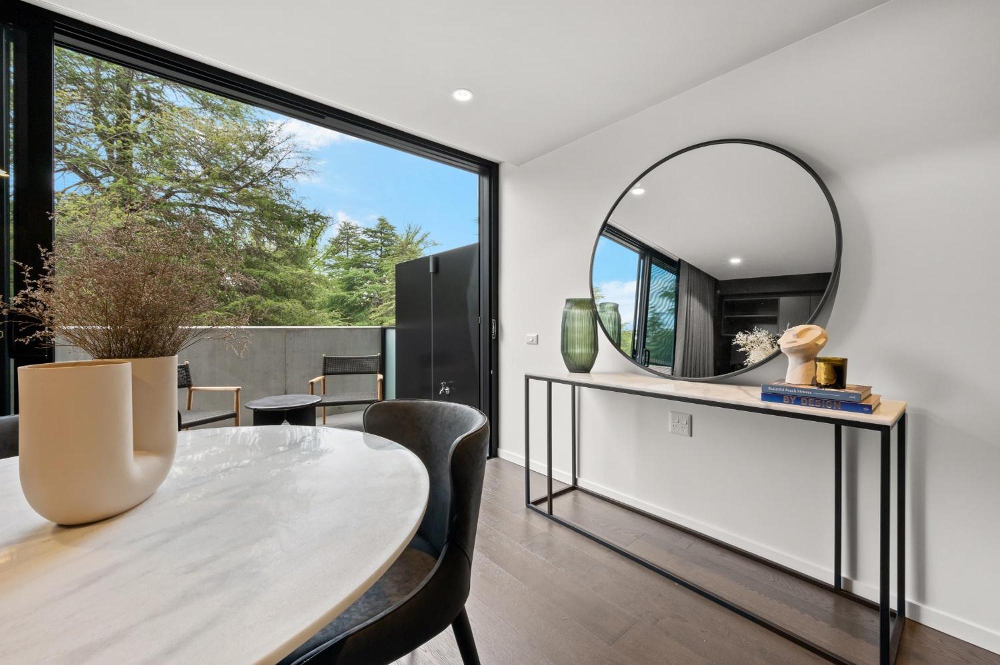 Immaculate Braddon Studio with Accessible Bathroom