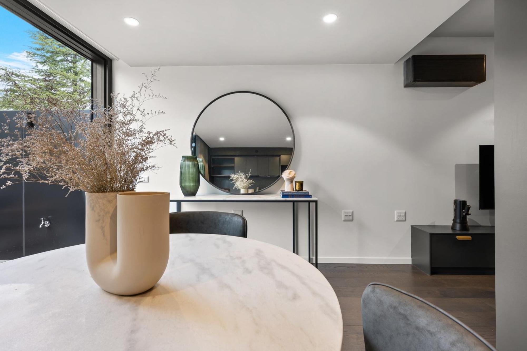 Immaculate Braddon Studio with Accessible Bathroom