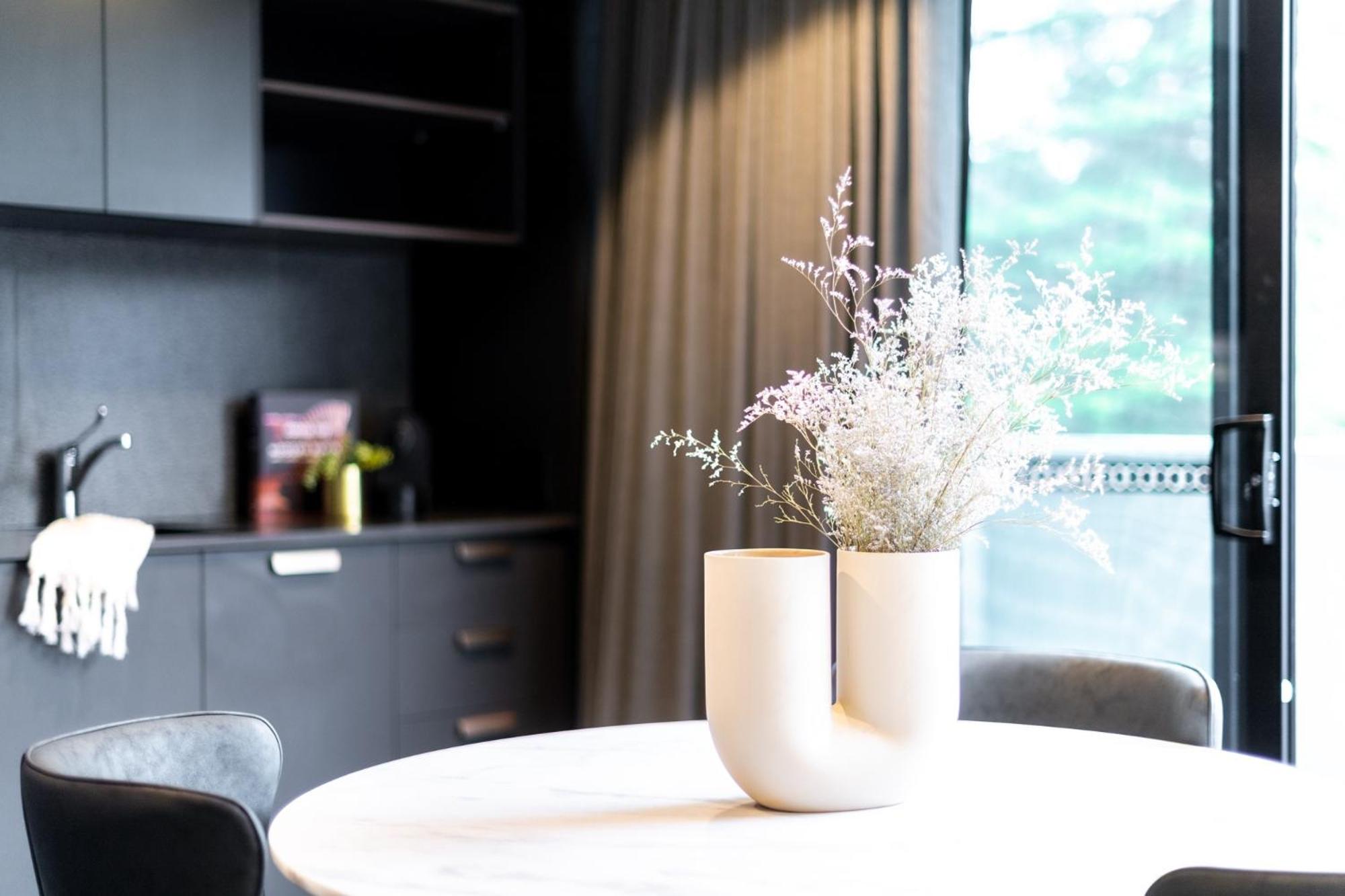 Immaculate Braddon Studio with Accessible Bathroom