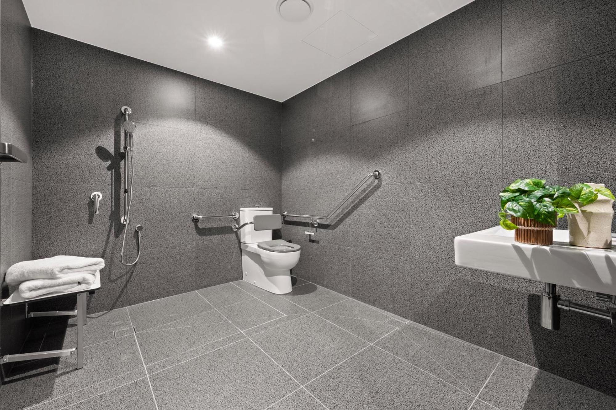 Immaculate Braddon Studio with Accessible Bathroom