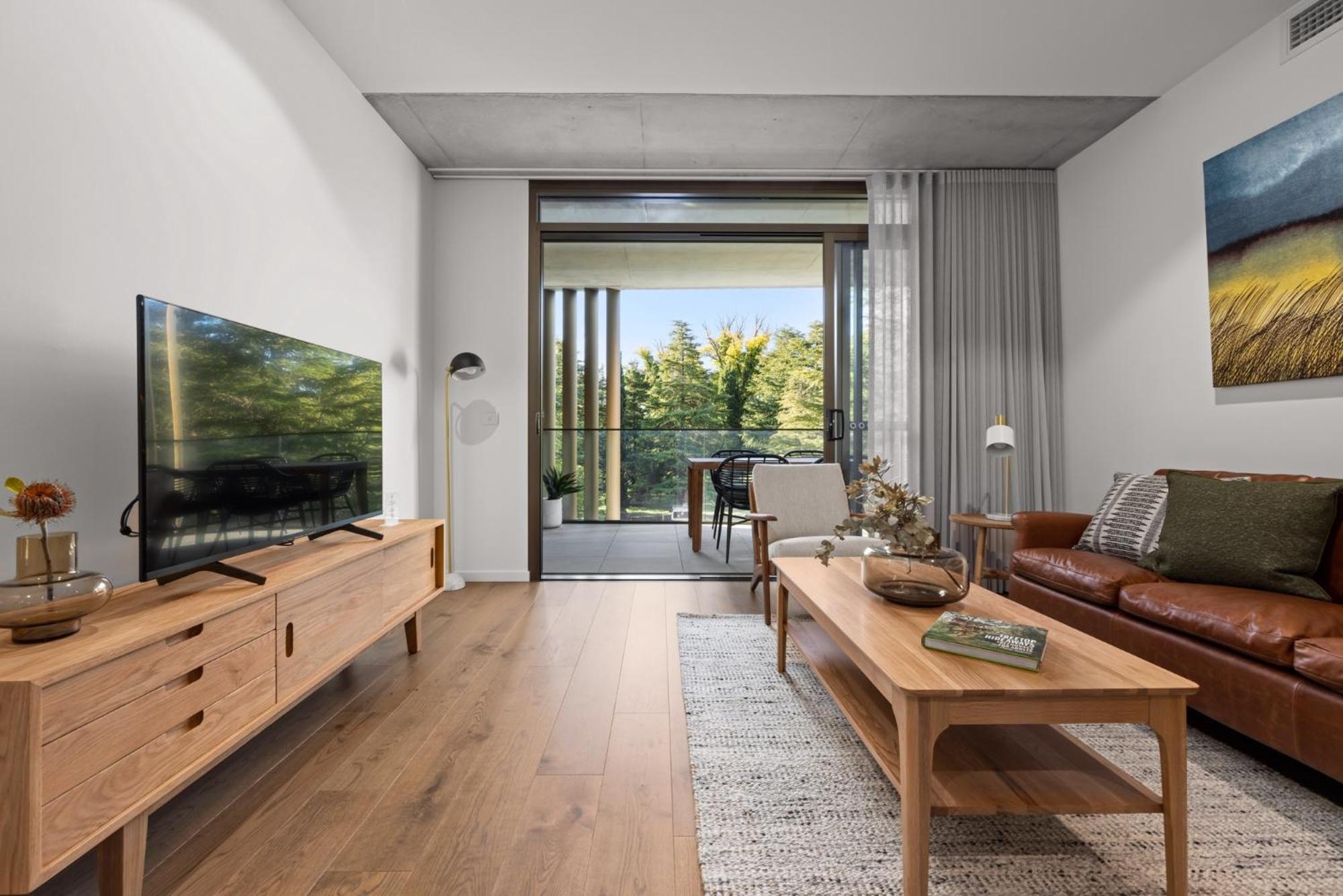 Luxe 2-Bed Inner-City Abode with Alfresco Dining