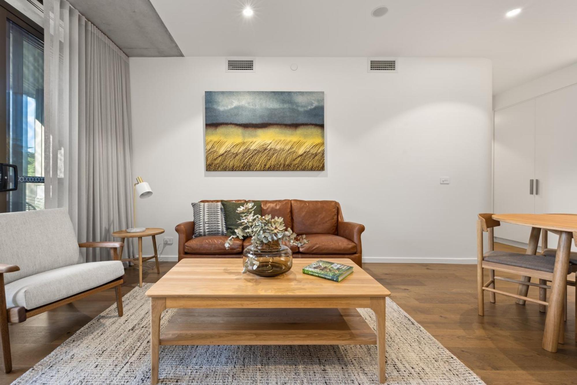 Luxe 2-Bed Inner-City Abode with Alfresco Dining