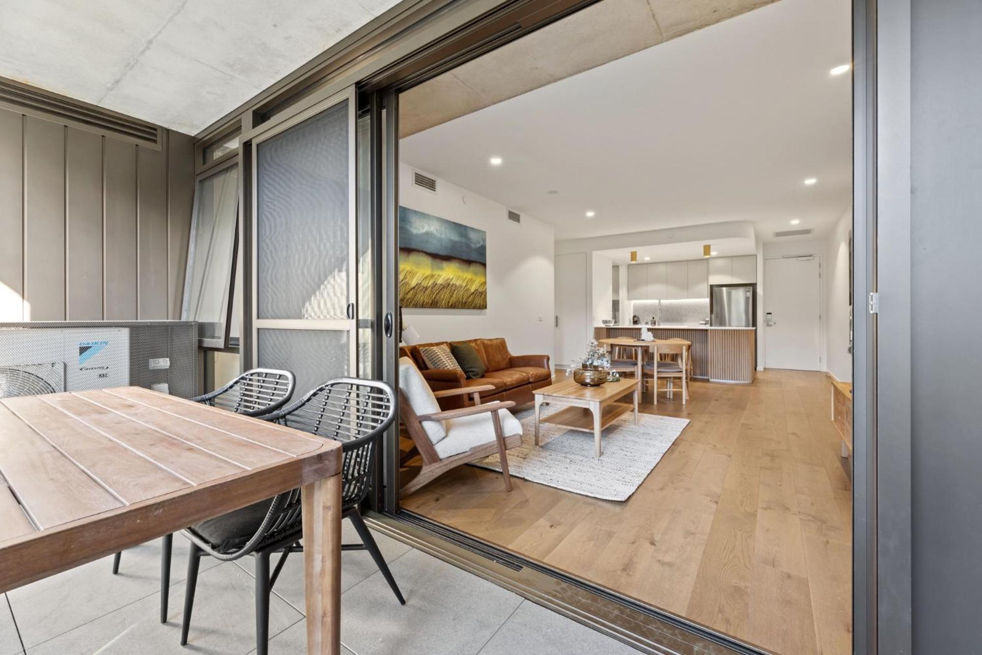 Luxe 2-Bed Inner-City Abode with Alfresco Dining