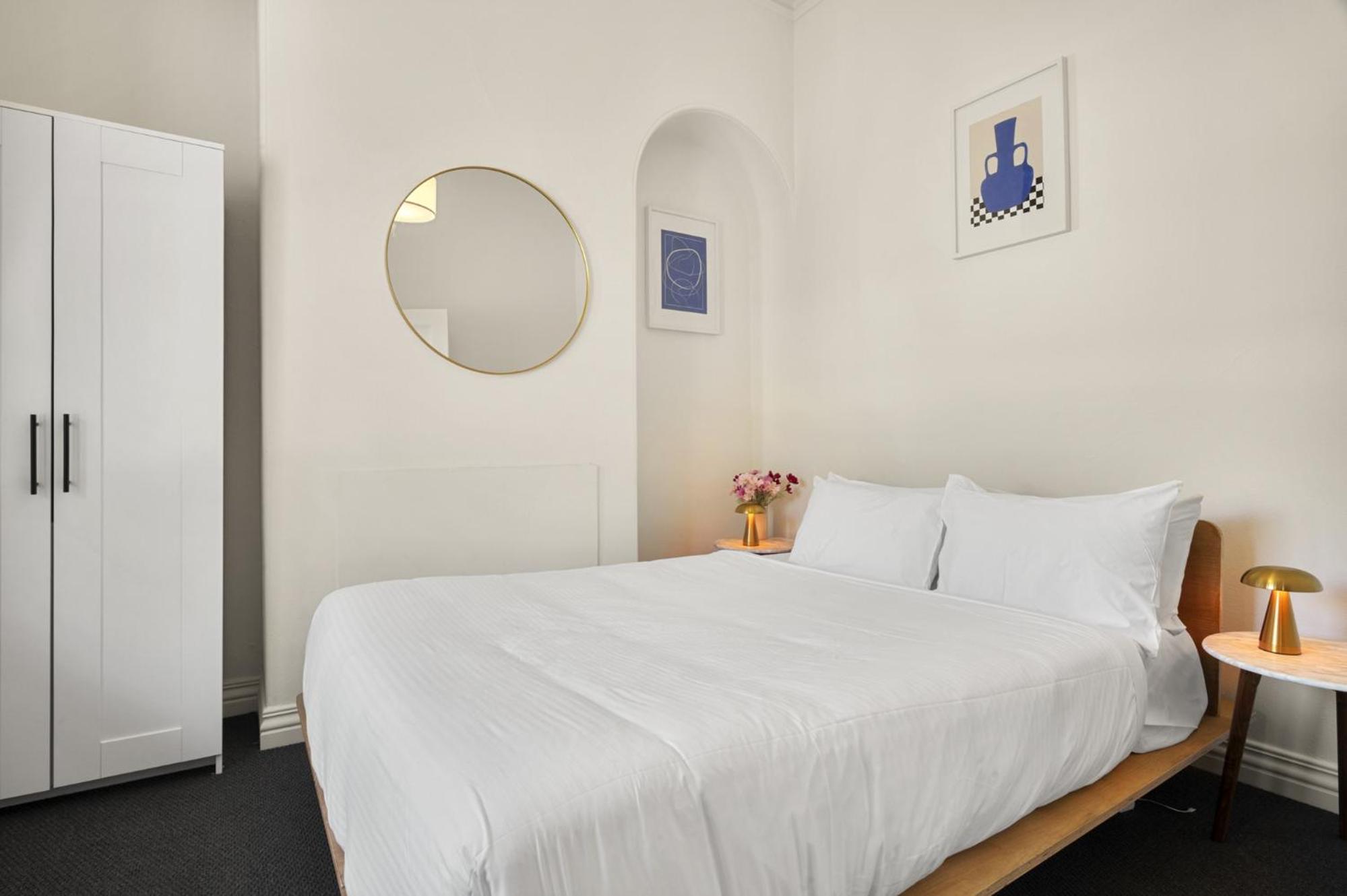Charming 2-Bed Home with Outdoor Space in Cremorne