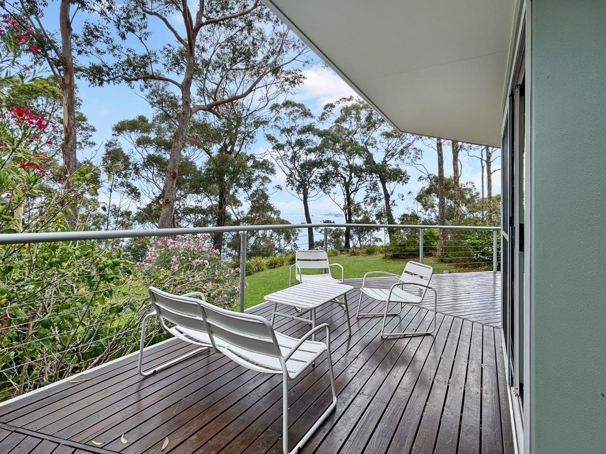Spacious 4-Bed Home with Coastal Charm