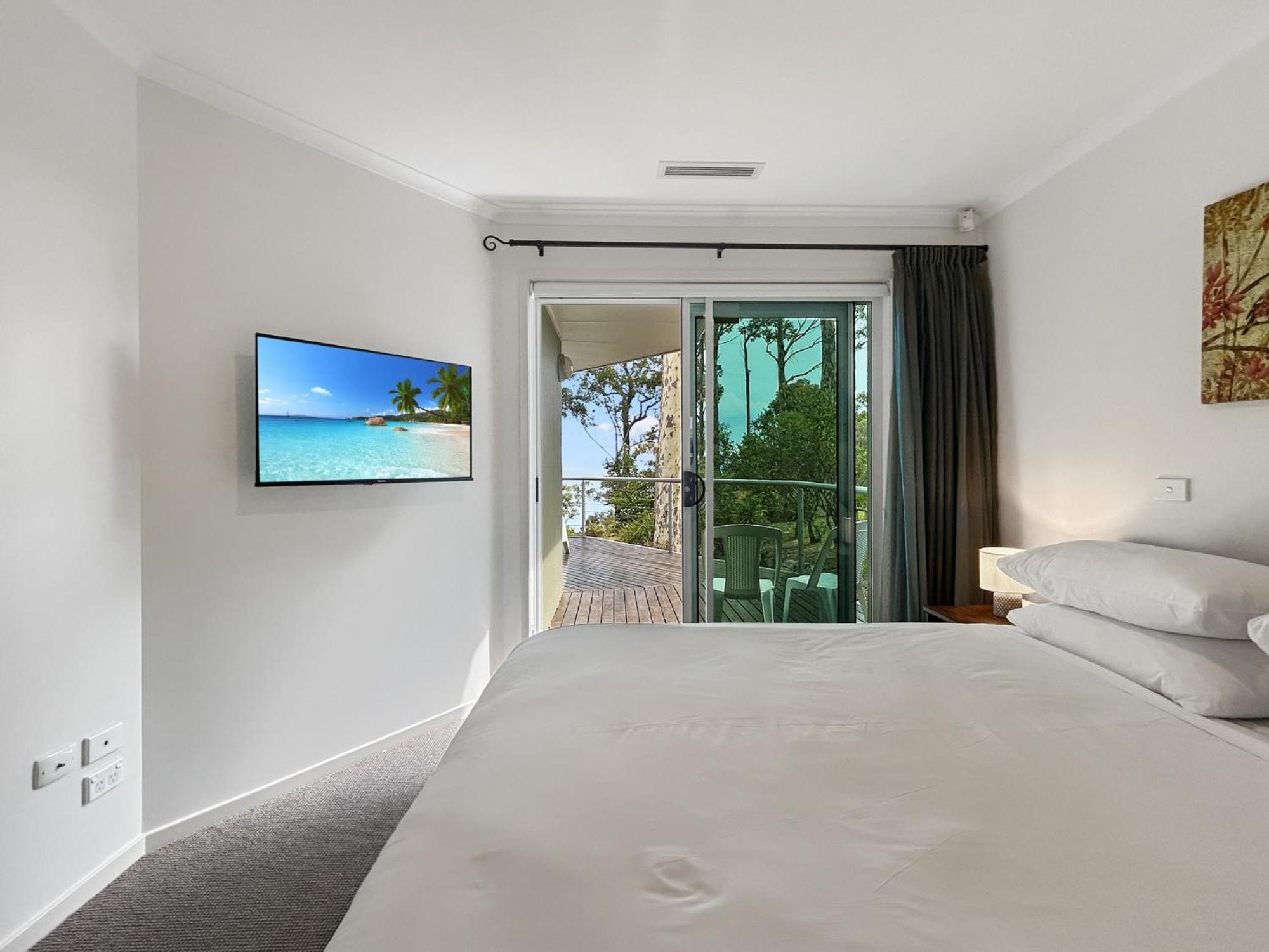 Spacious 4-Bed Home with Coastal Charm