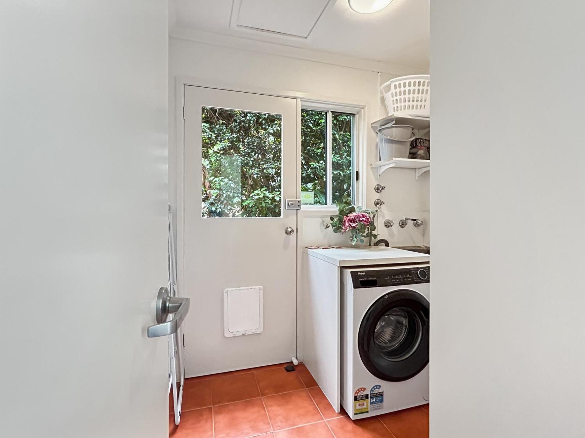Spacious 4-Bed Home with Coastal Charm