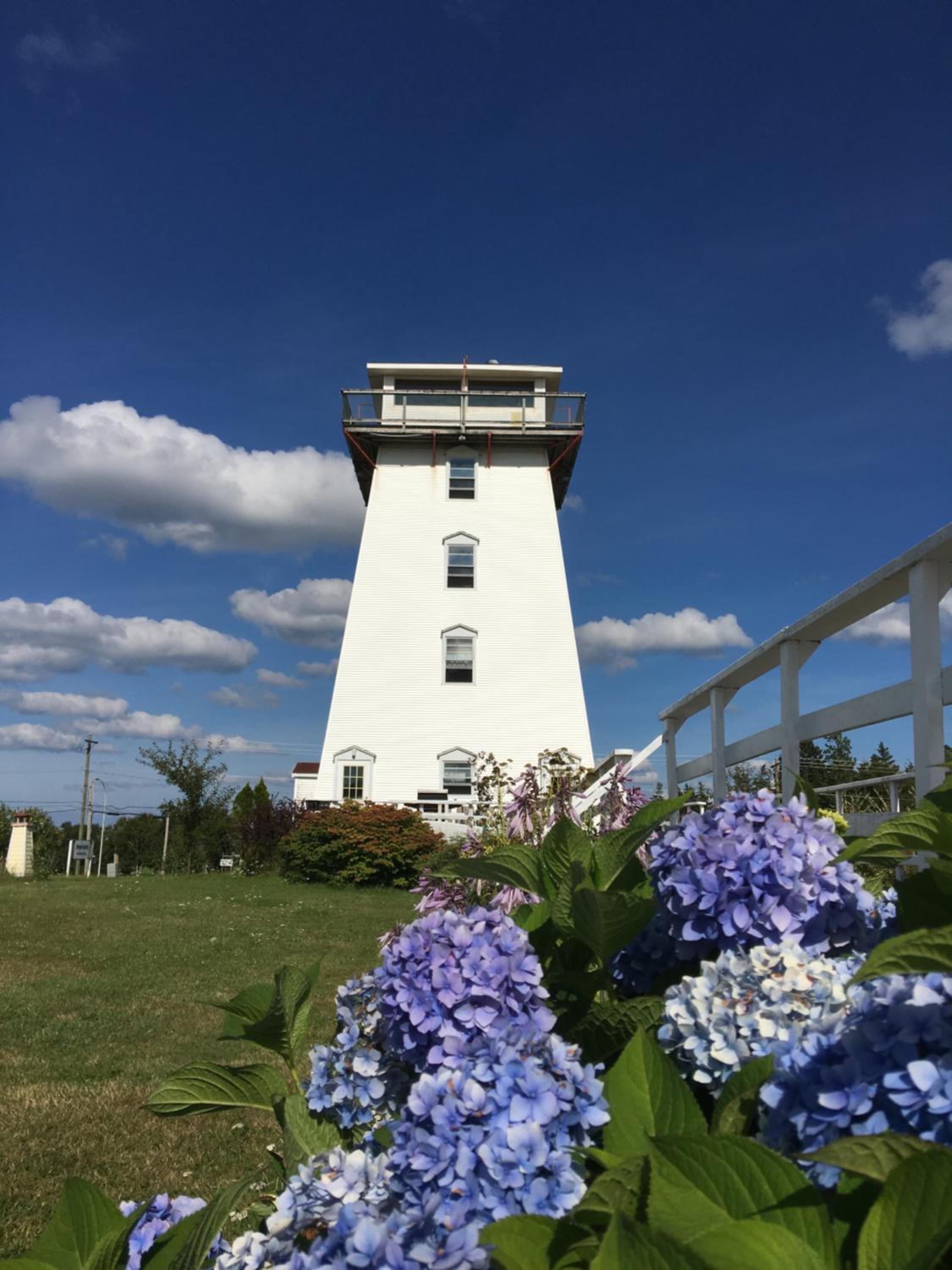 Baywatch Lighthouse Cottages & Motel