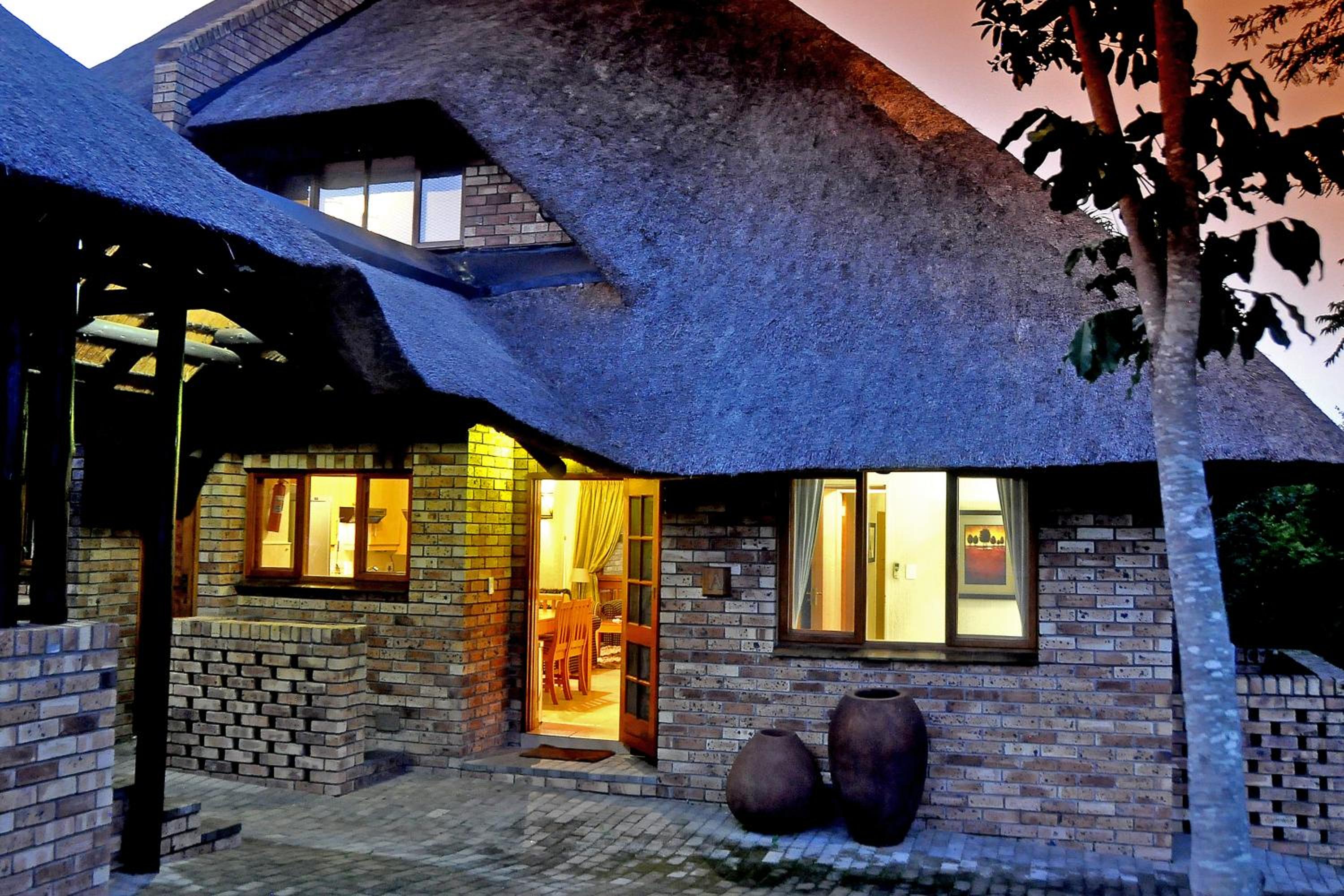 Hazyview Vacations - Legend Safaris 257A - in Kruger Park Lodge - Property Image 1