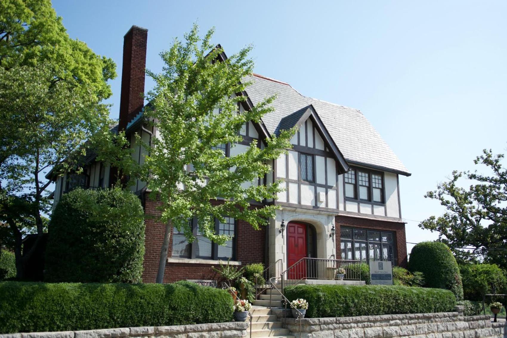 Bluff View Inn
