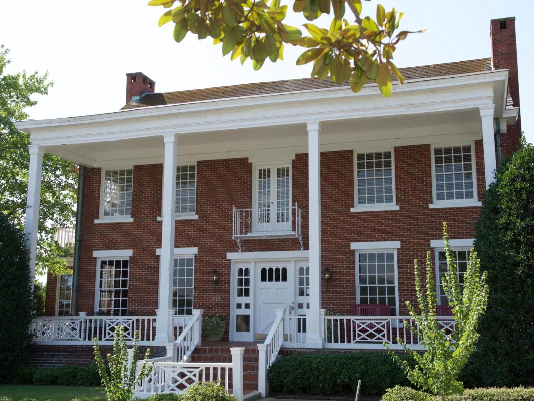 Bluff View Inn