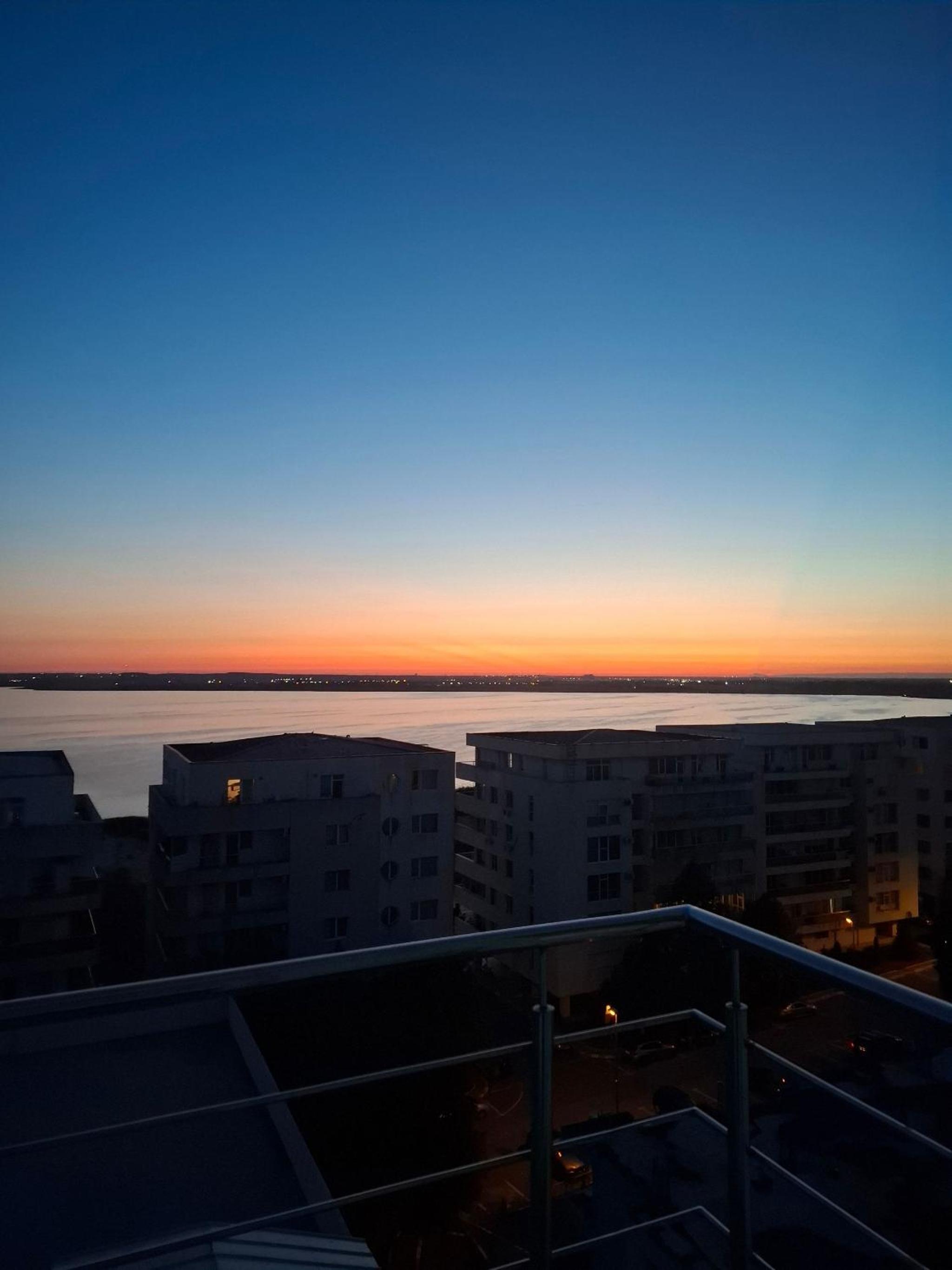 2 rooms apartment, max 4 persons, 30 meters far from the Beach and the Black Sea