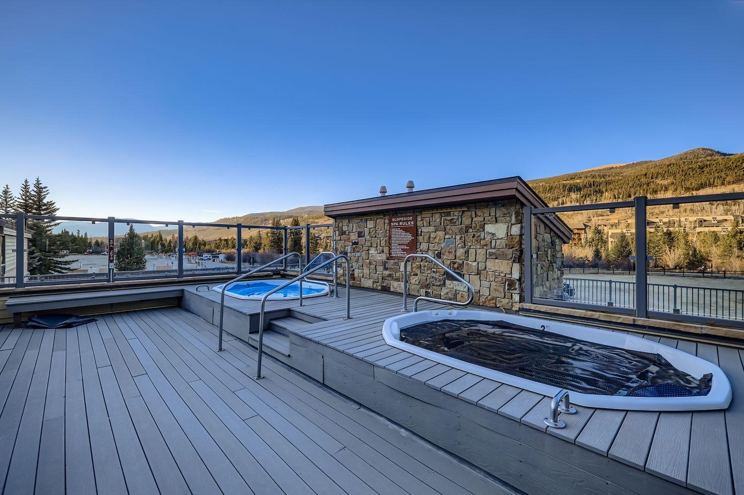 2747 Slopeside studio