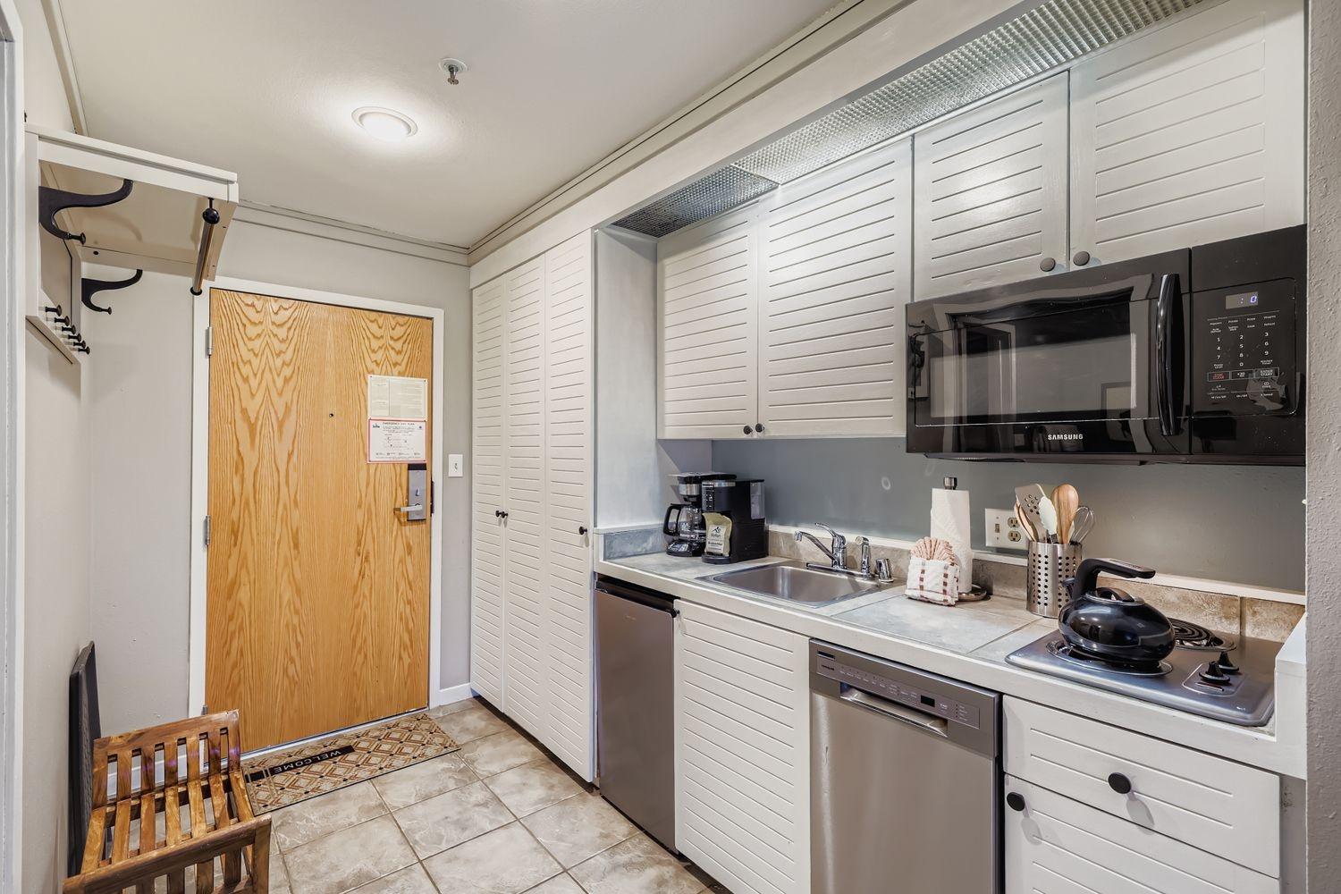2747 Slopeside studio
