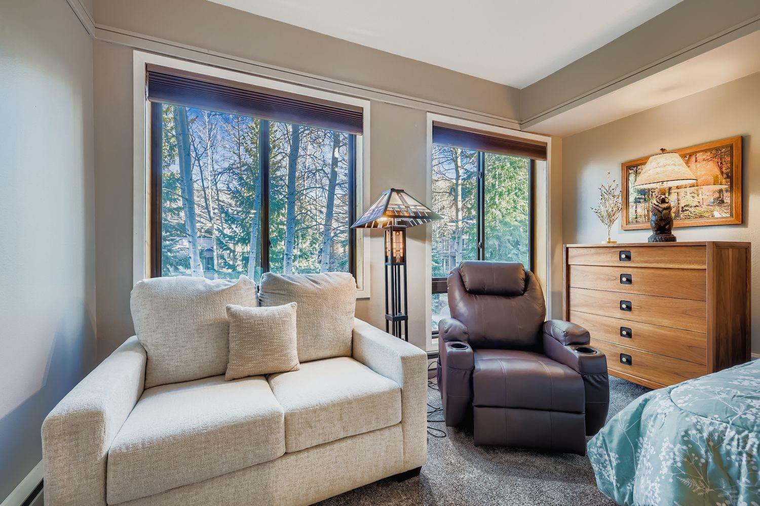 2747 Slopeside studio
