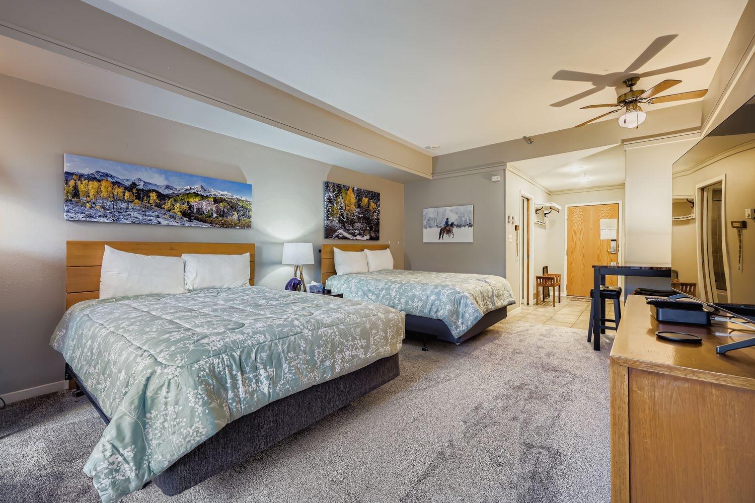 2747 Slopeside studio