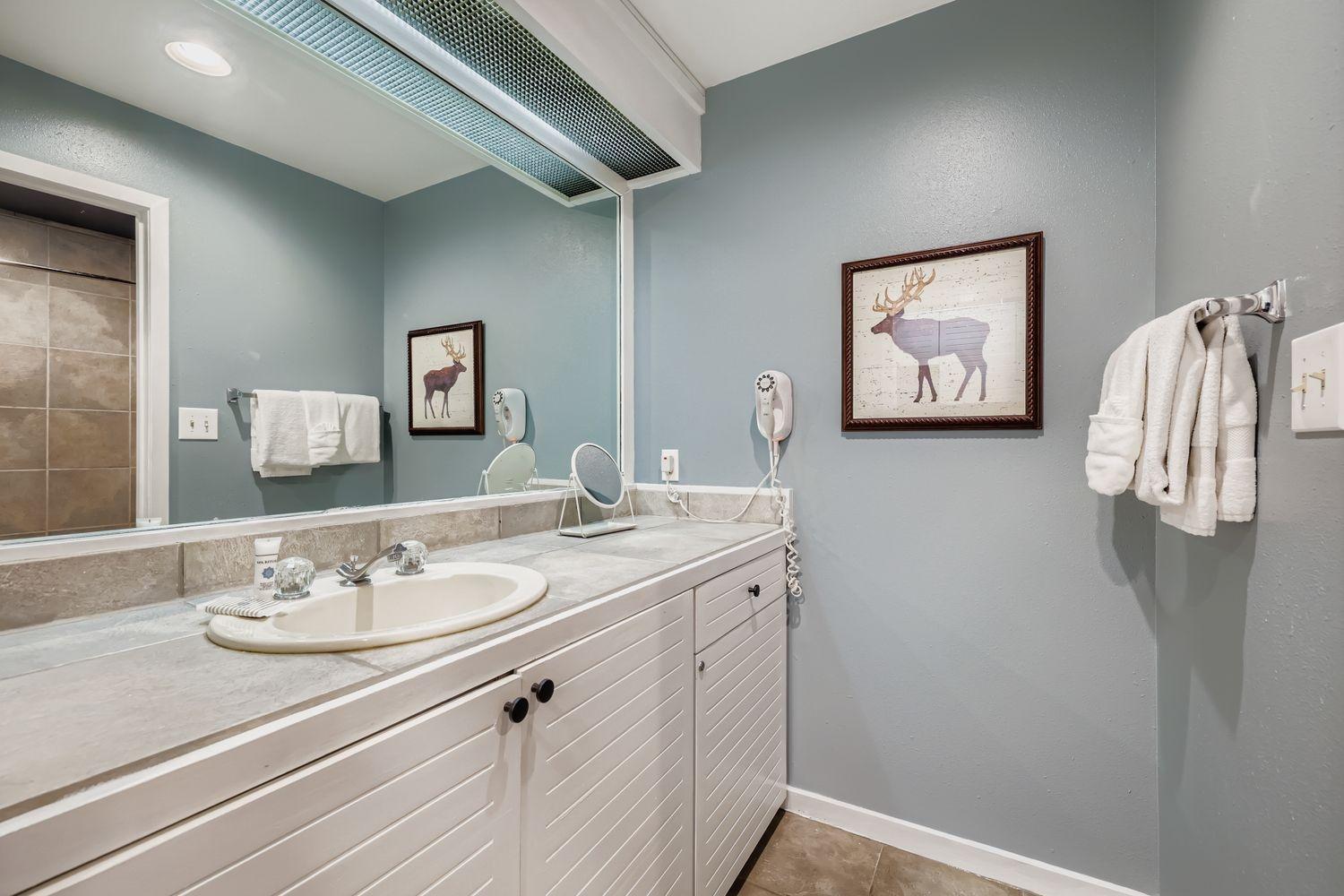 2747 Slopeside studio