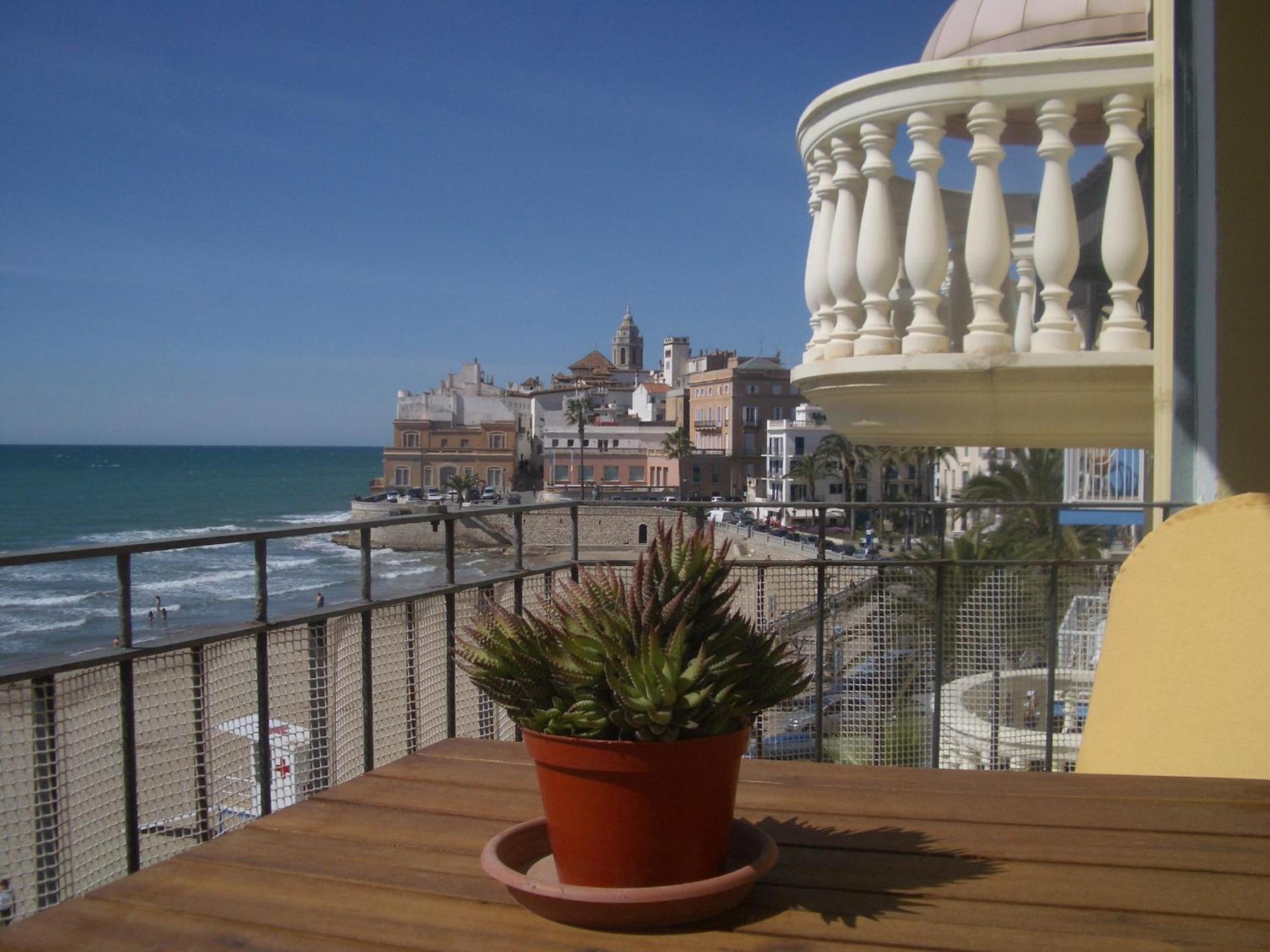 Hotel Sitges Beach Panorama - Image 1