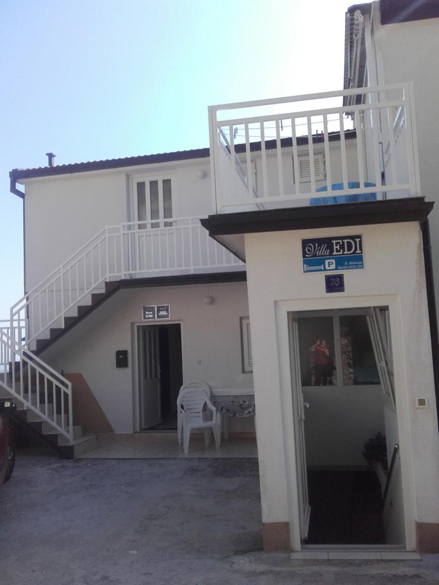 Photo 12