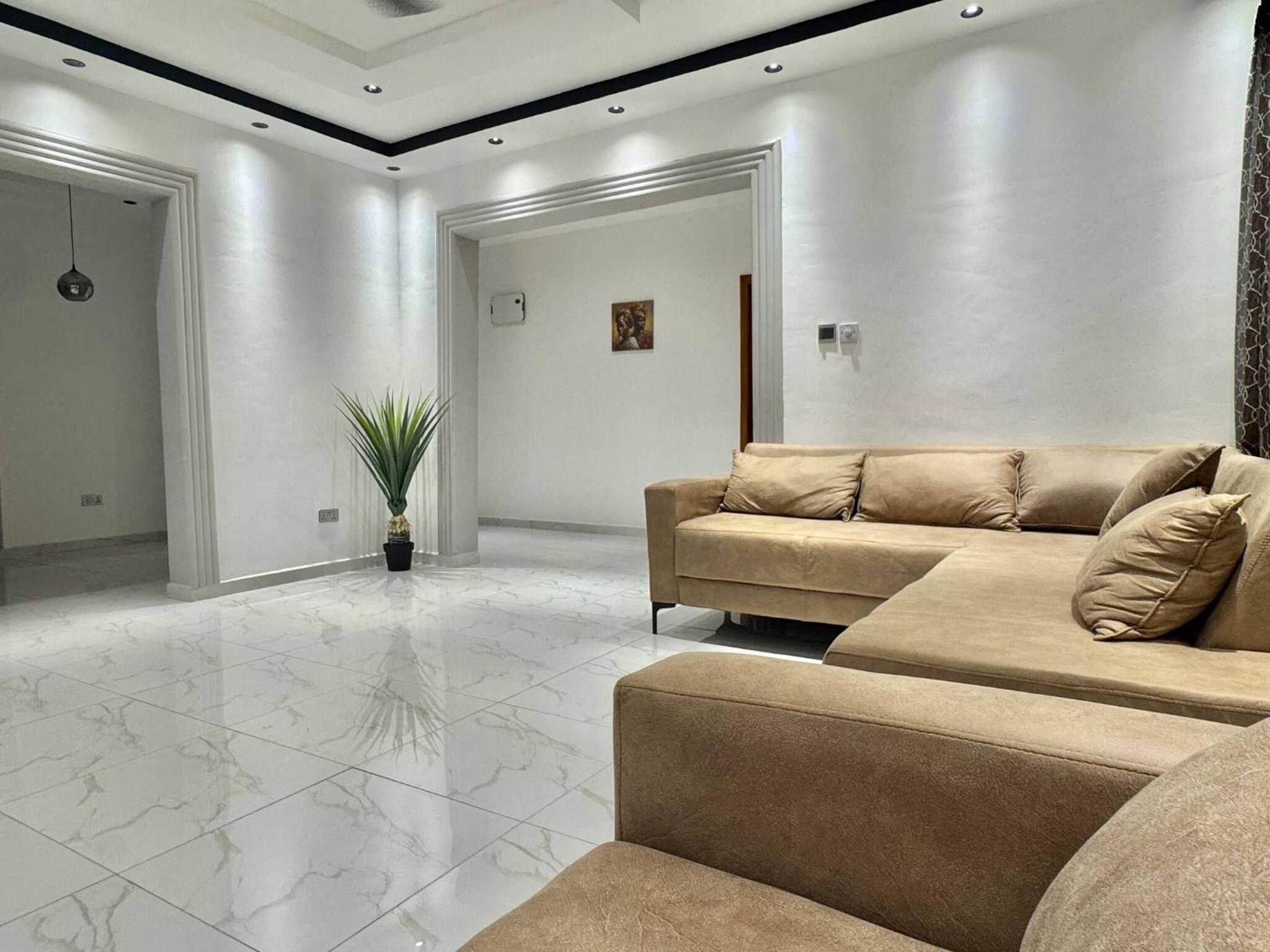 Charming 2 Bedroom House in Vibrant Ablekuma Olebu