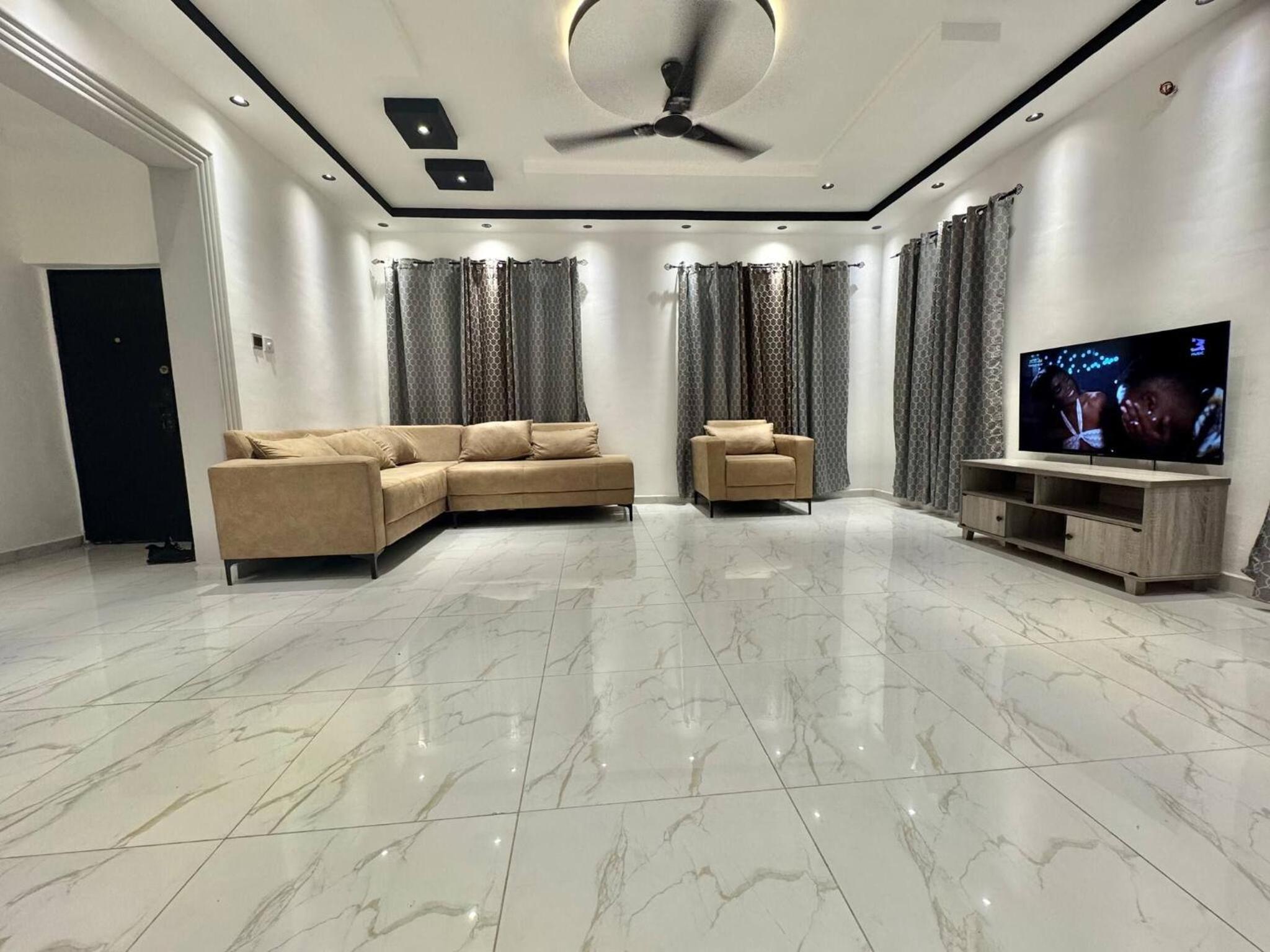 Charming 2 Bedroom House in Vibrant Ablekuma Olebu
