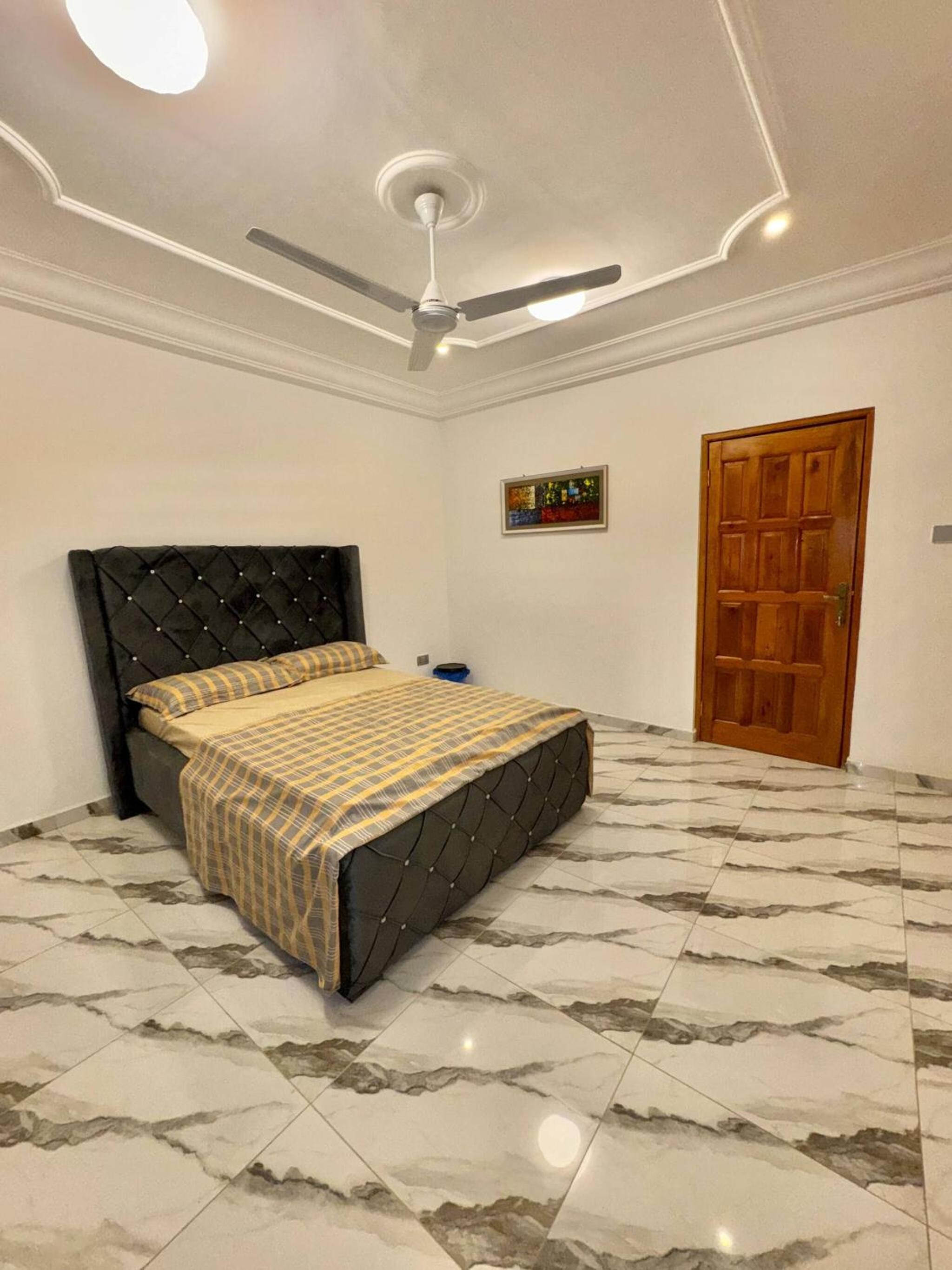 Charming 2 Bedroom House in Vibrant Ablekuma Olebu