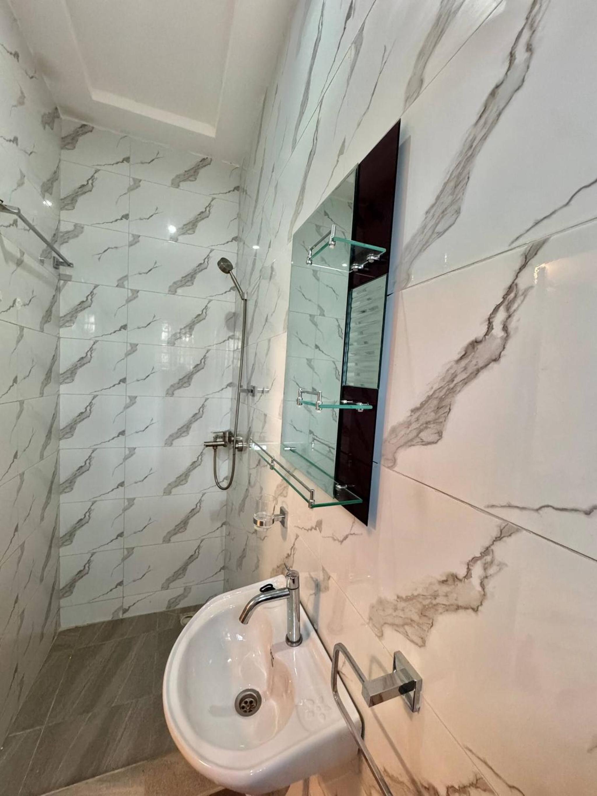 Charming 2 Bedroom House in Vibrant Ablekuma Olebu