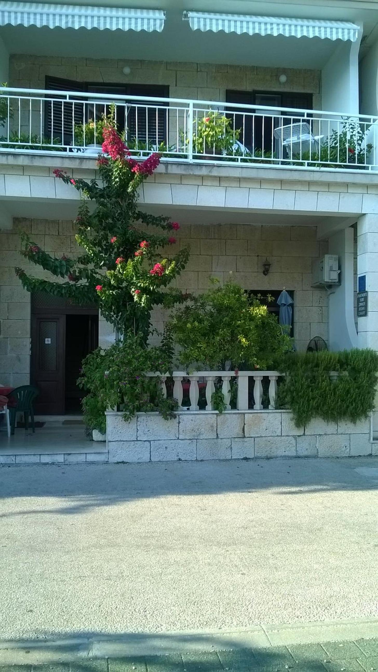 Photo 74