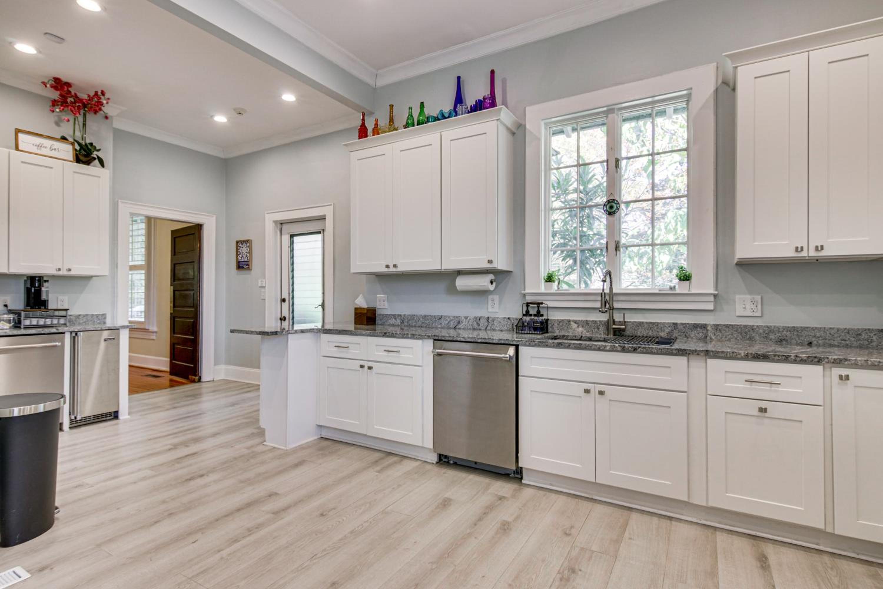 Walk to Coker University and Dtwn! Home with Game Room
