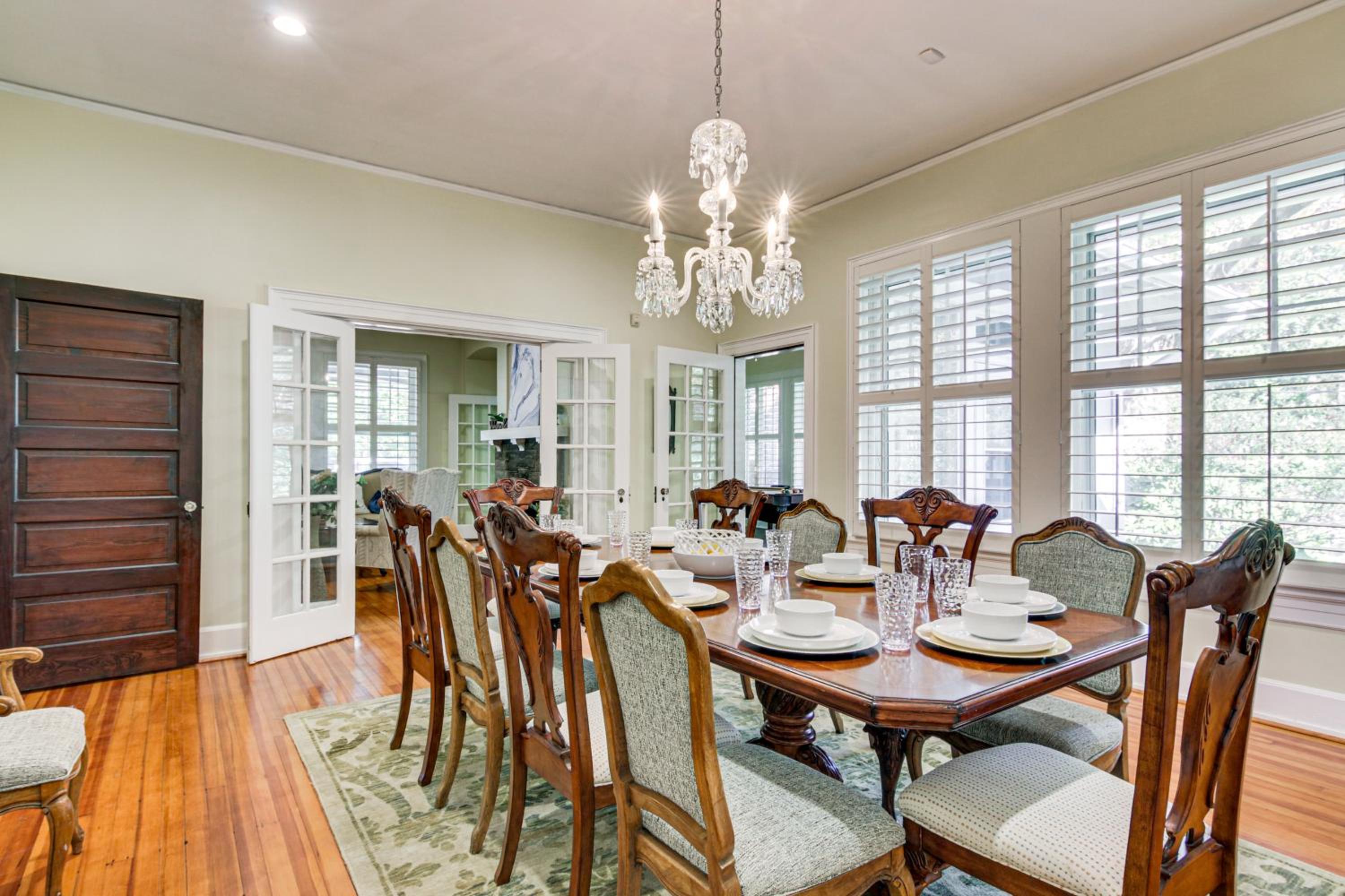 Walk to Coker University and Dtwn! Home with Game Room