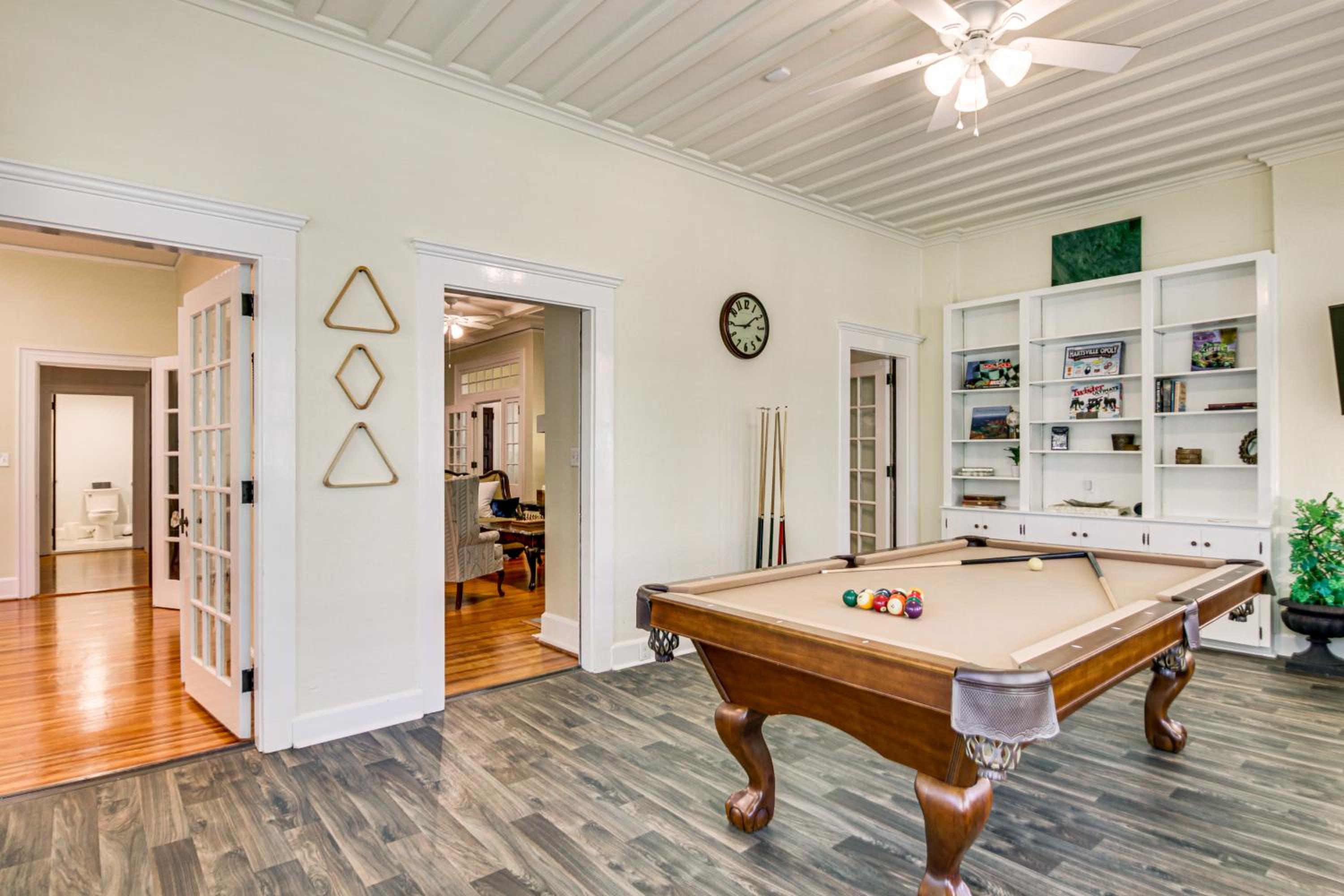 Walk to Coker University and Dtwn! Home with Game Room