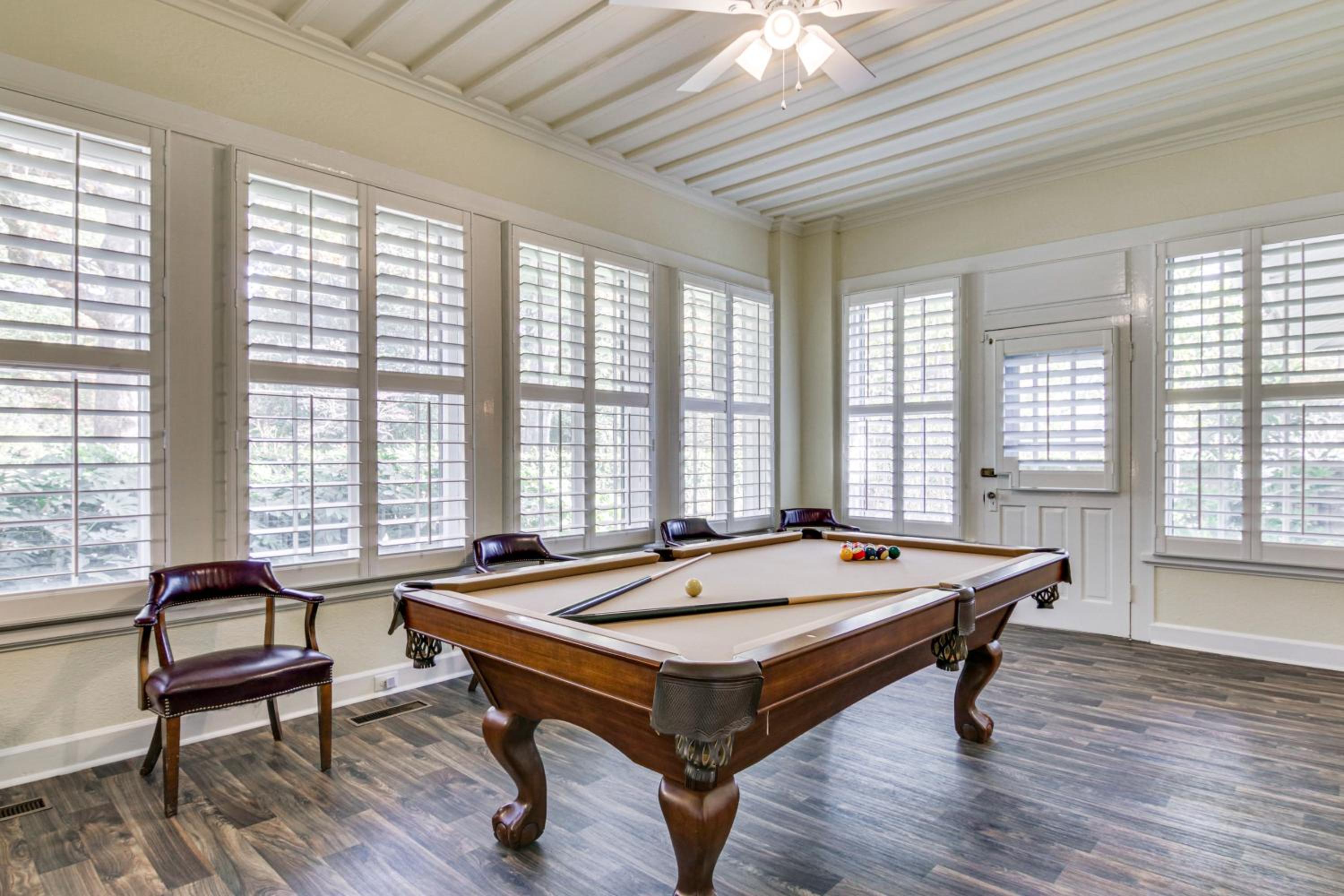 Walk to Coker University and Dtwn! Home with Game Room