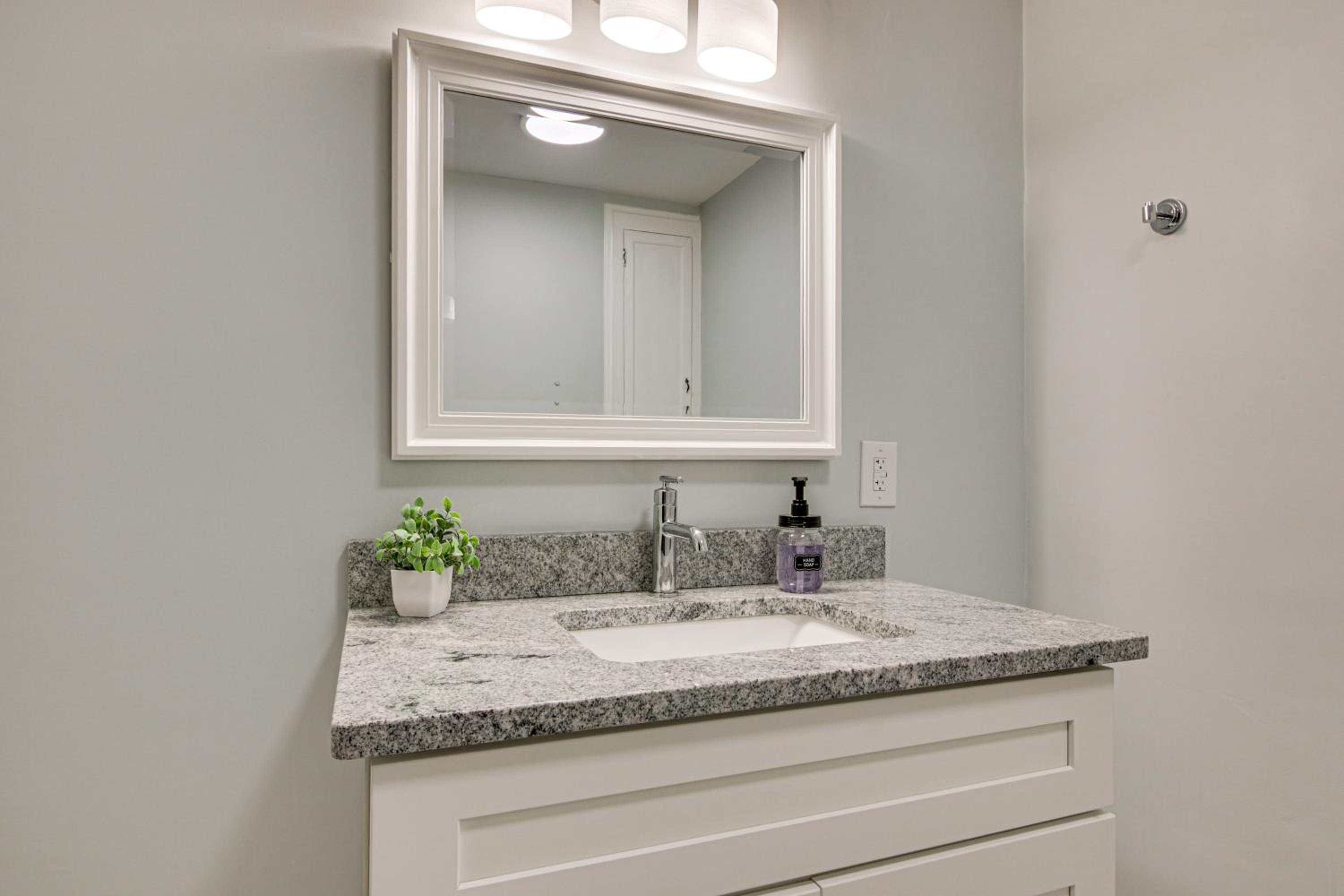 Walk to Coker University and Dtwn! Home with Game Room