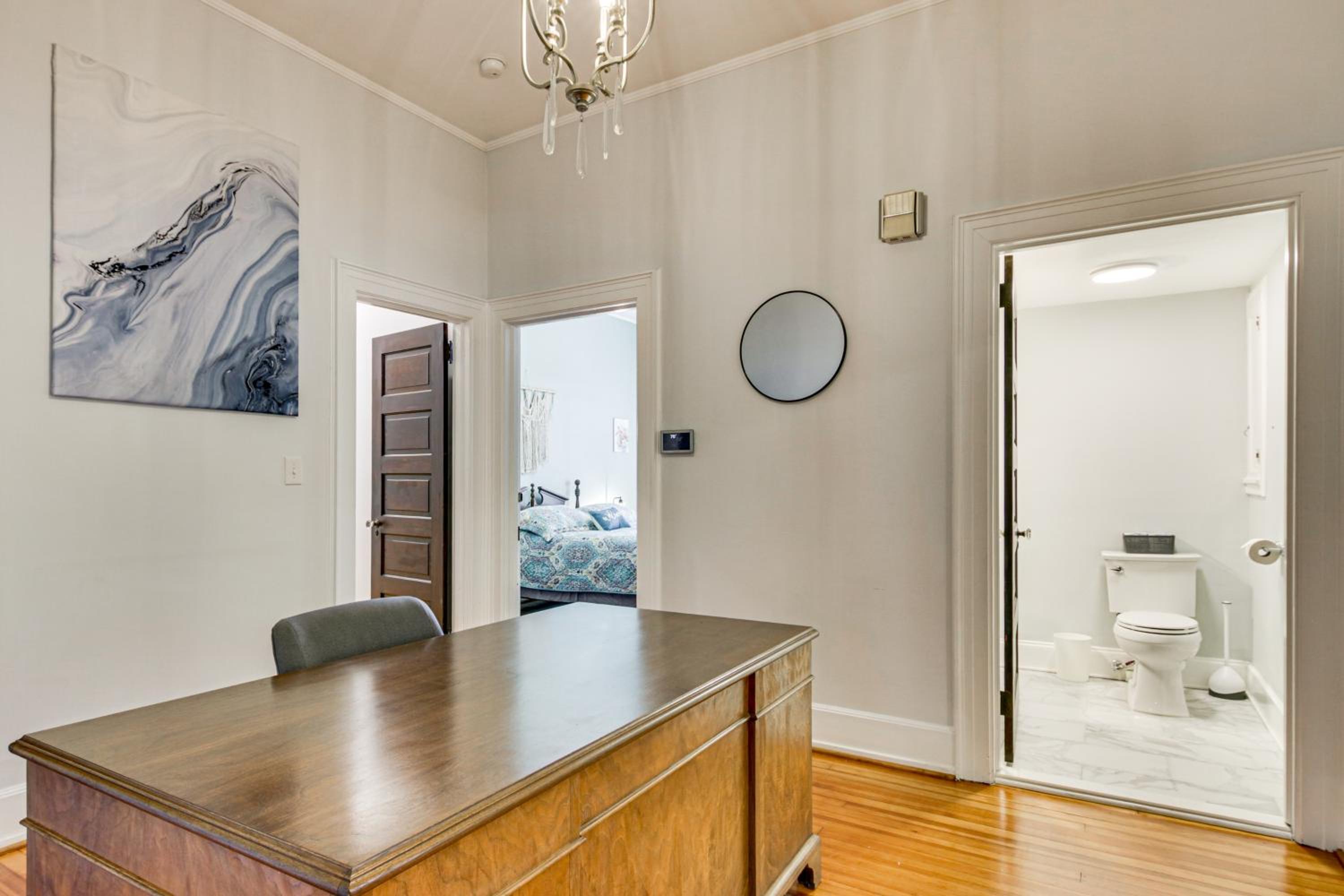 Walk to Coker University and Dtwn! Home with Game Room