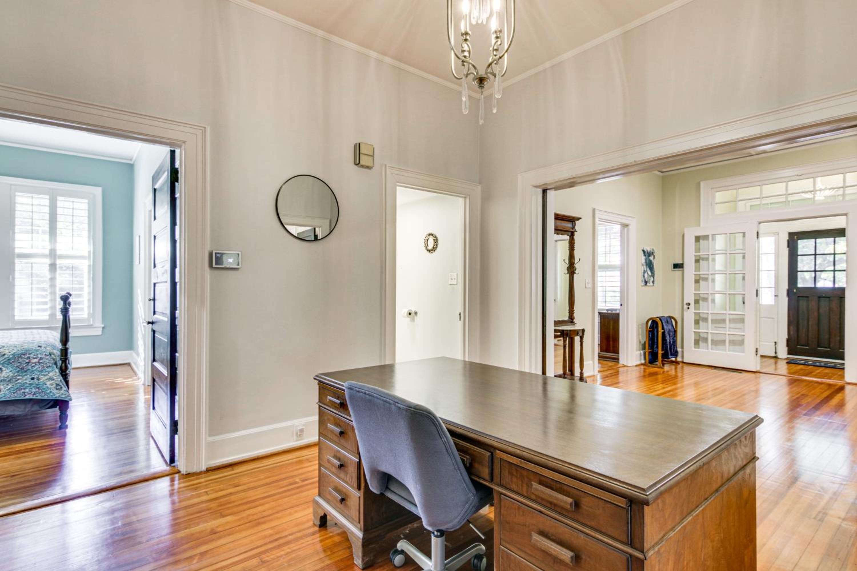 Walk to Coker University and Dtwn! Home with Game Room