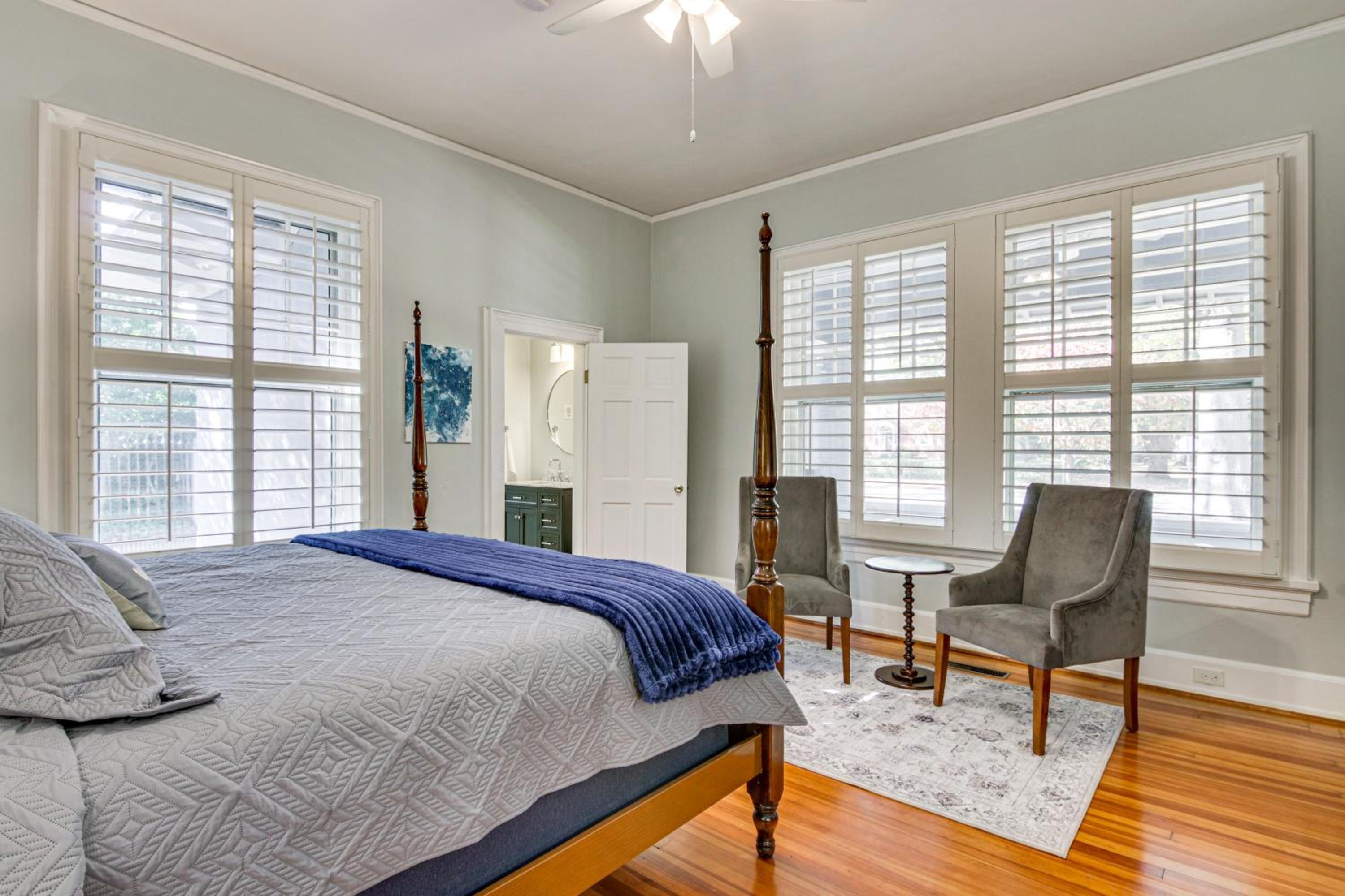 Walk to Coker University and Dtwn! Home with Game Room