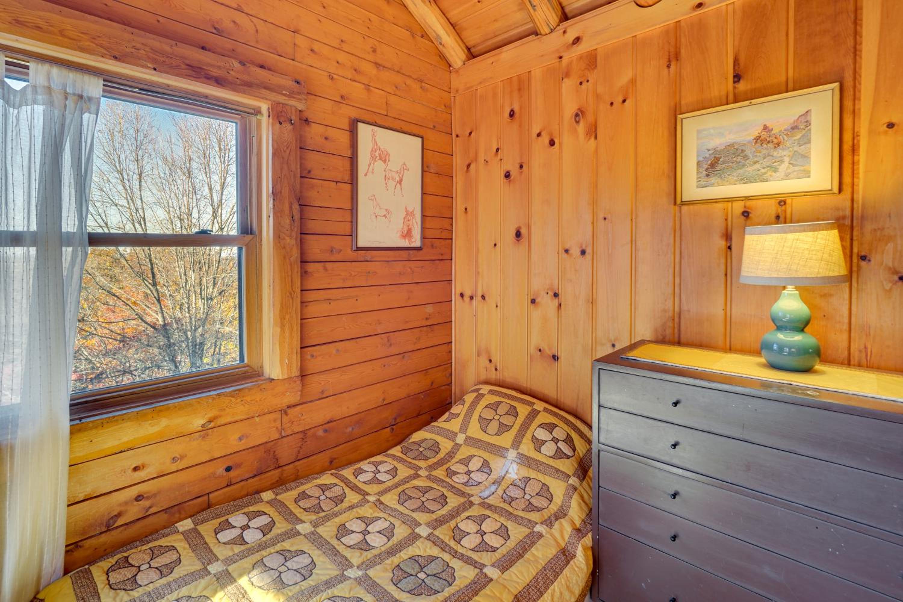 On-Site Trails, Pond! Rustic Harpers Ferry Cabin