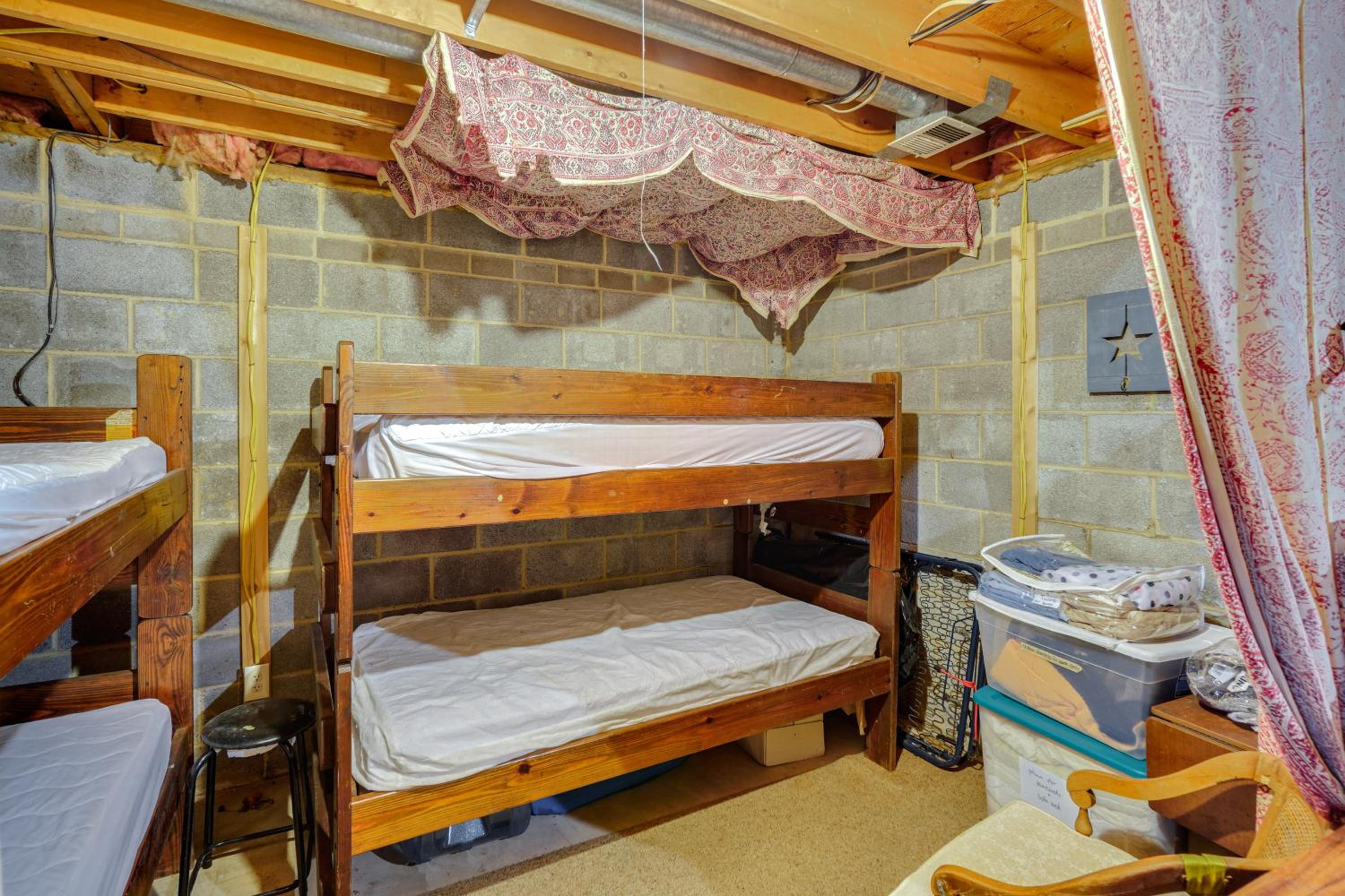 On-Site Trails, Pond! Rustic Harpers Ferry Cabin