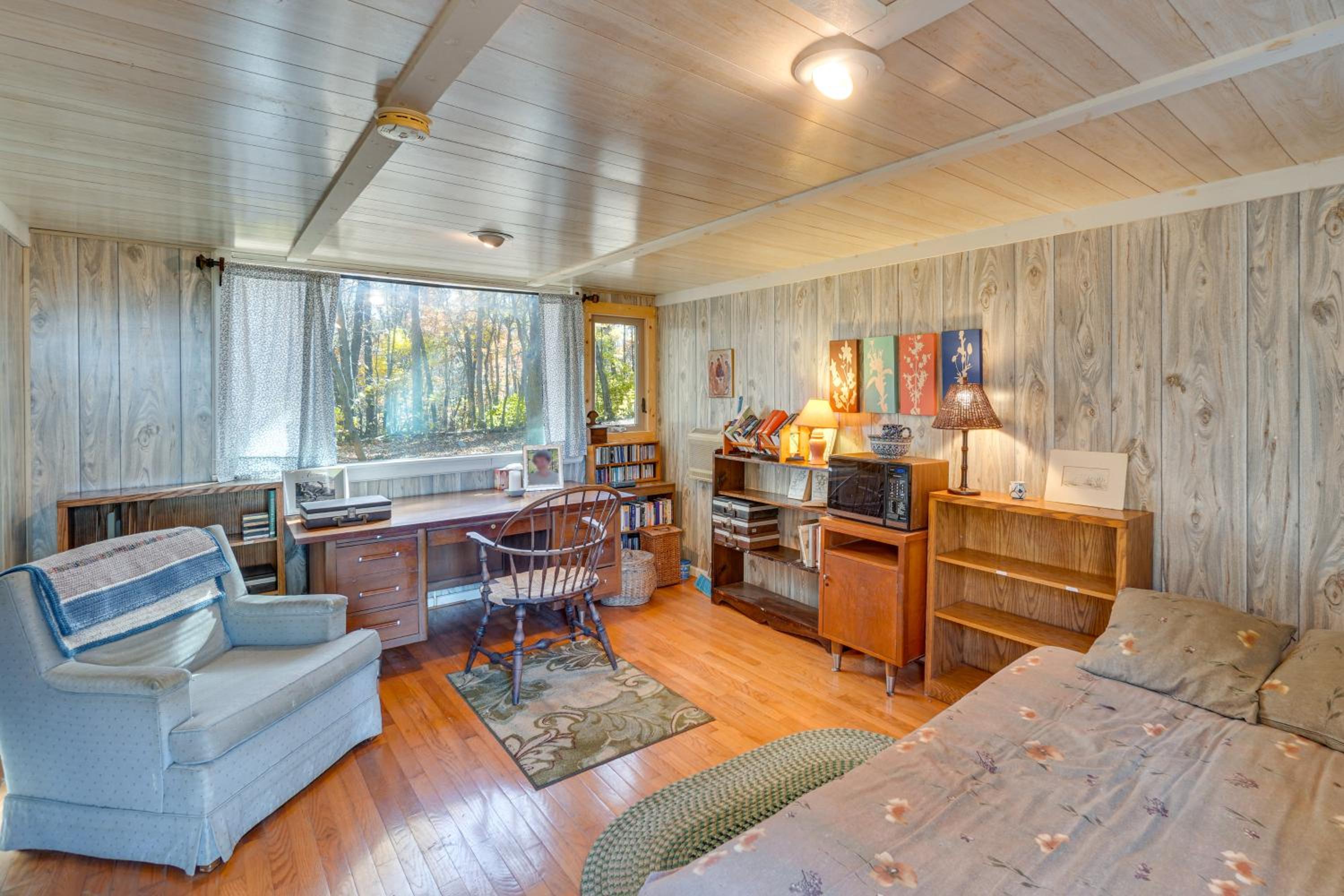 On-Site Trails, Pond! Rustic Harpers Ferry Cabin