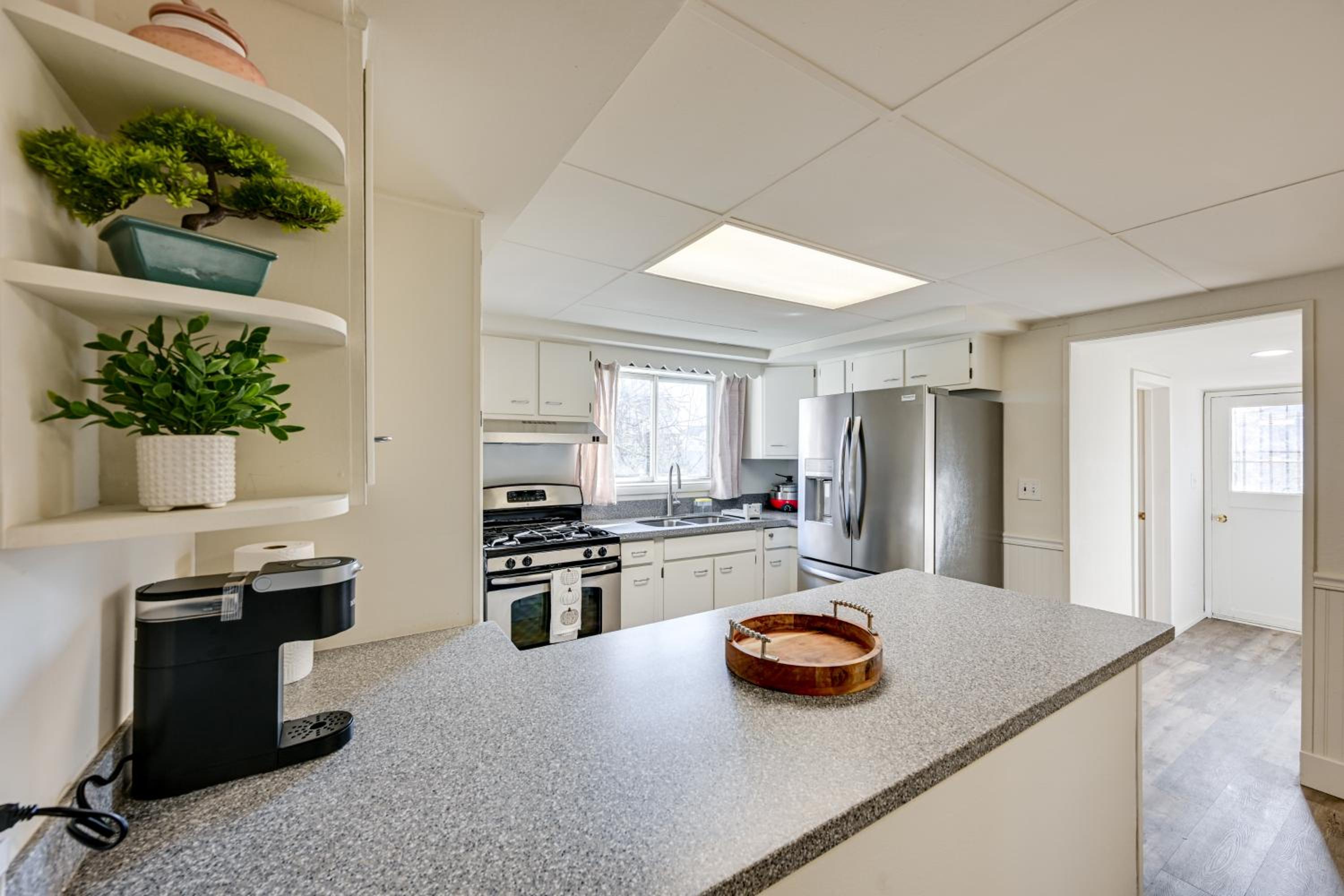 3 Mi to Auburn Station! Commuter-Friendly Home