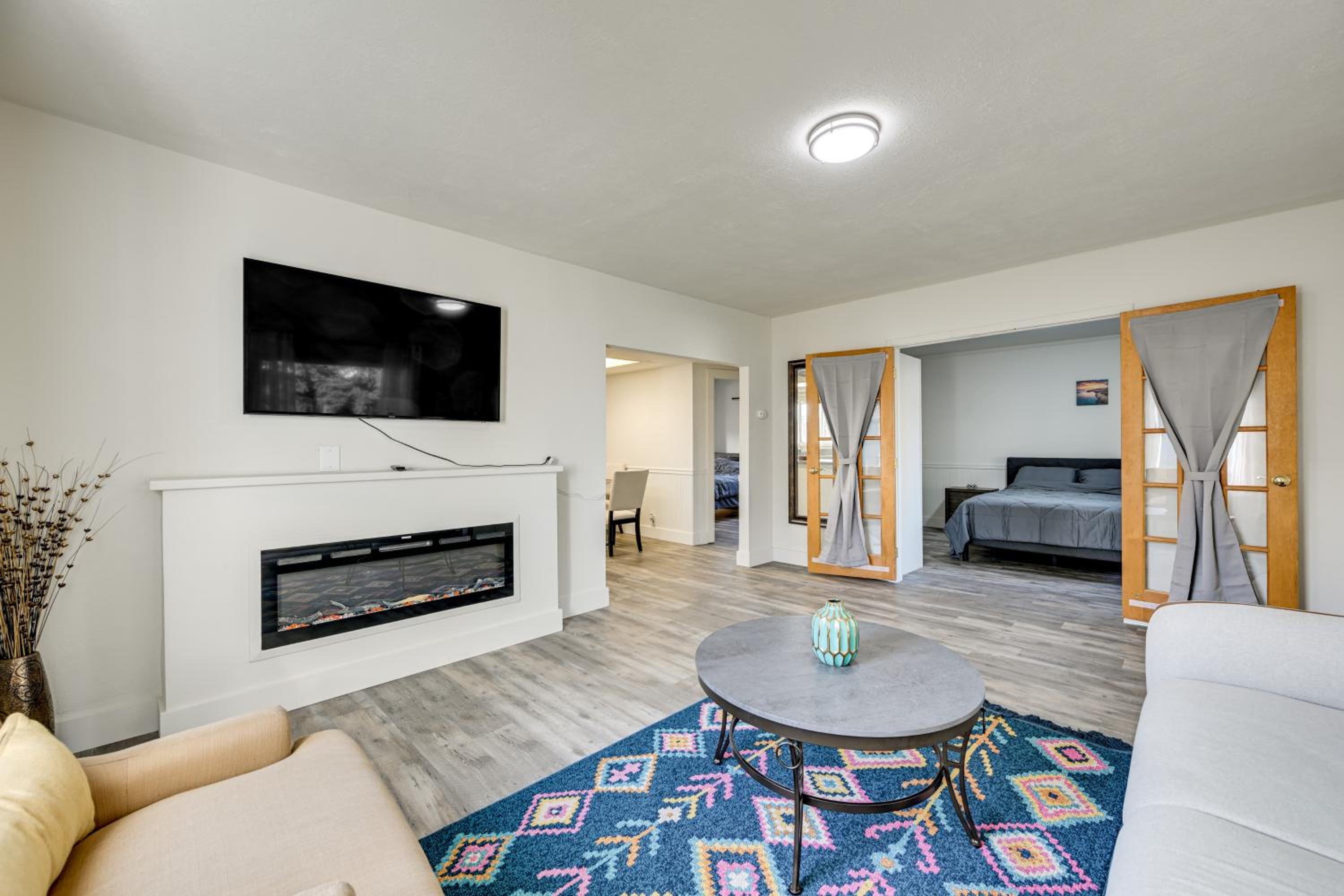 3 Mi to Auburn Station! Commuter-Friendly Home