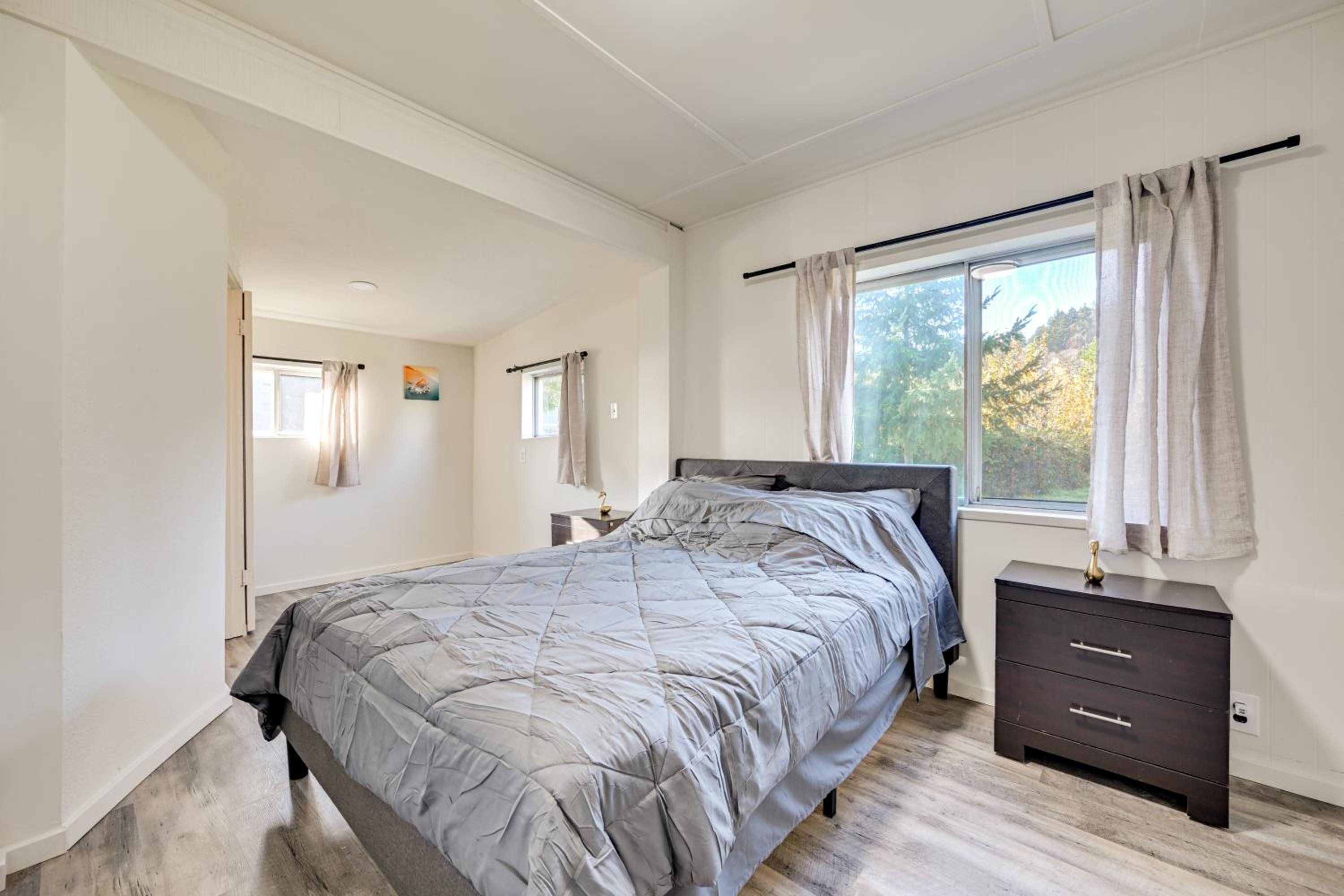 3 Mi to Auburn Station! Commuter-Friendly Home