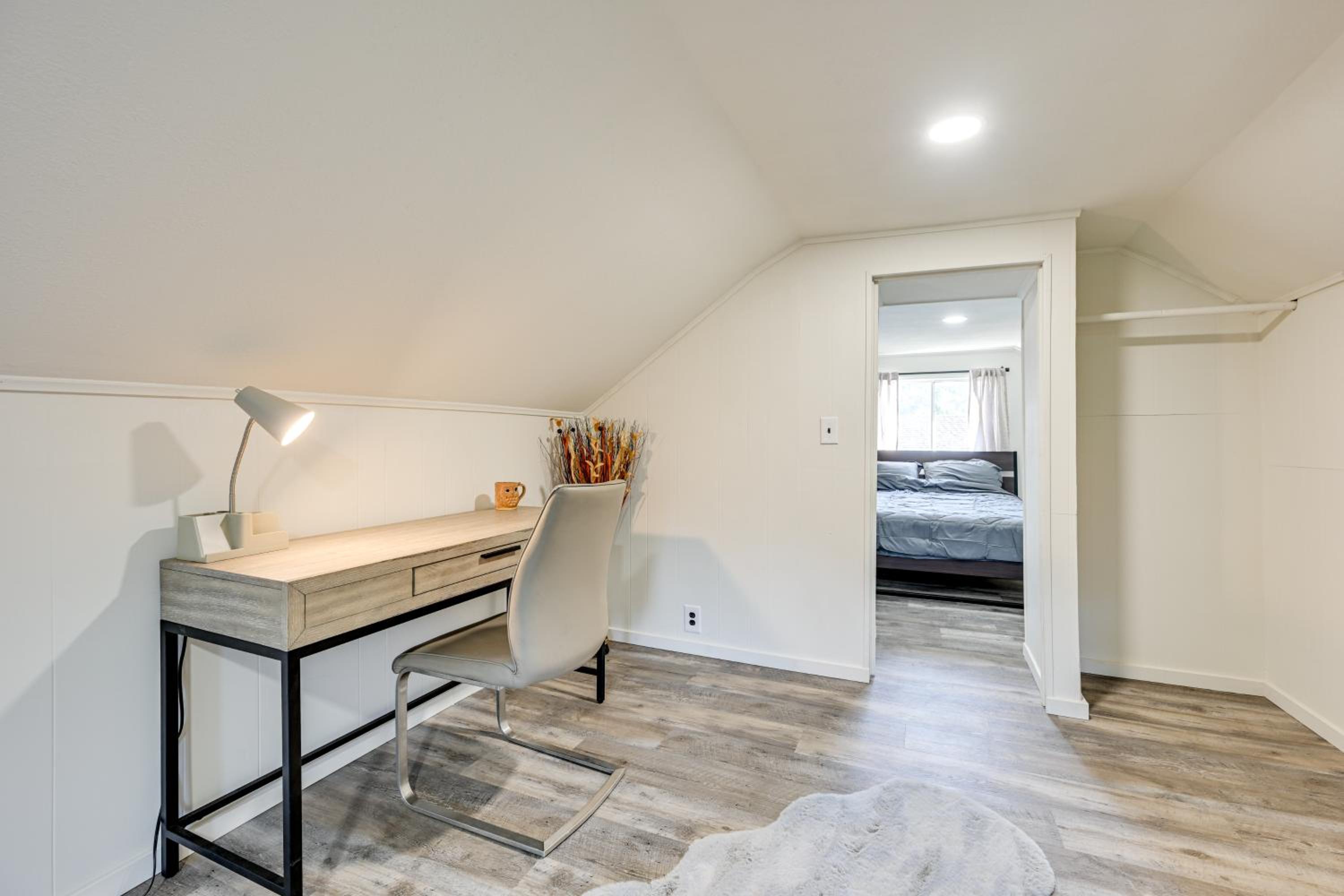3 Mi to Auburn Station! Commuter-Friendly Home