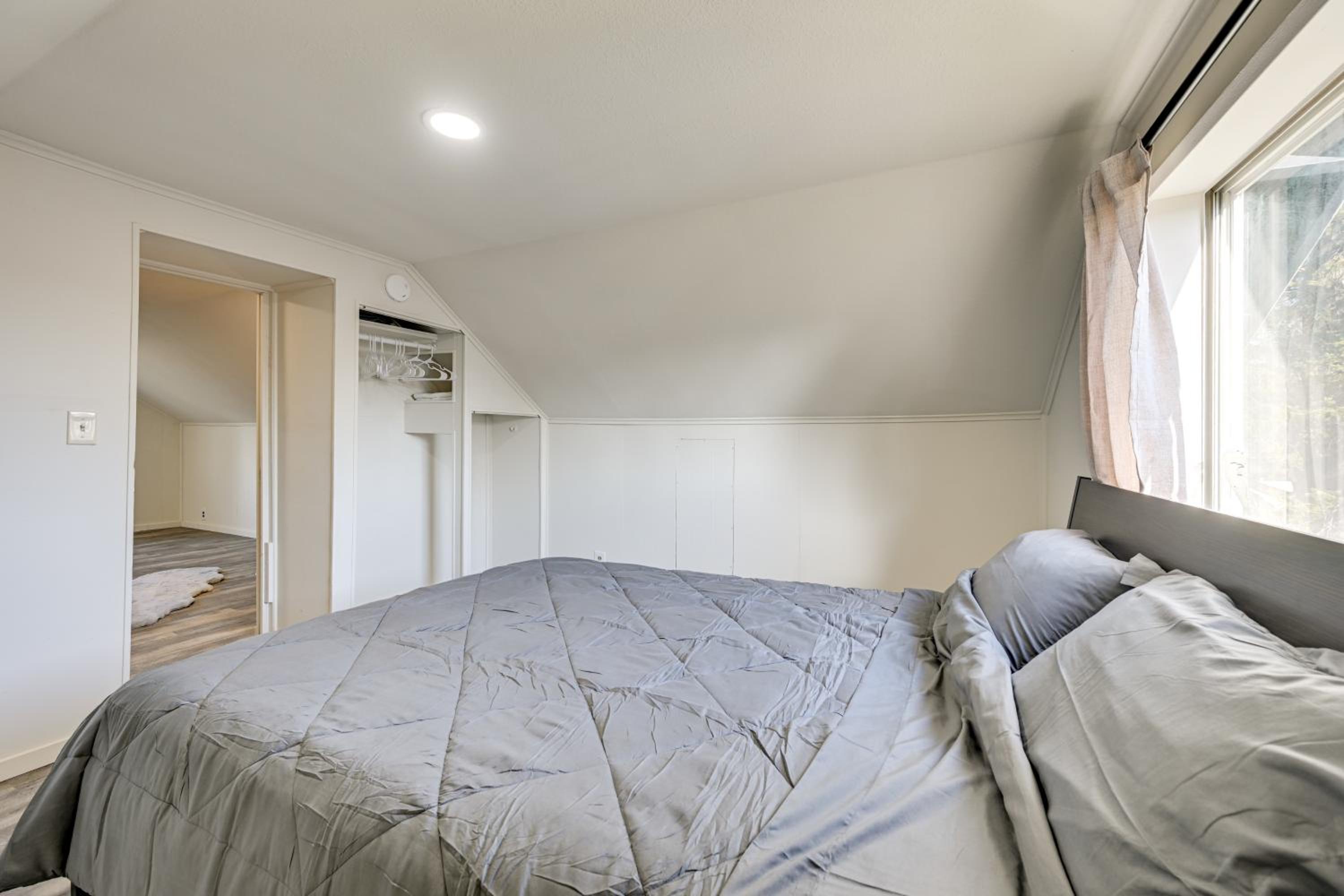 3 Mi to Auburn Station! Commuter-Friendly Home