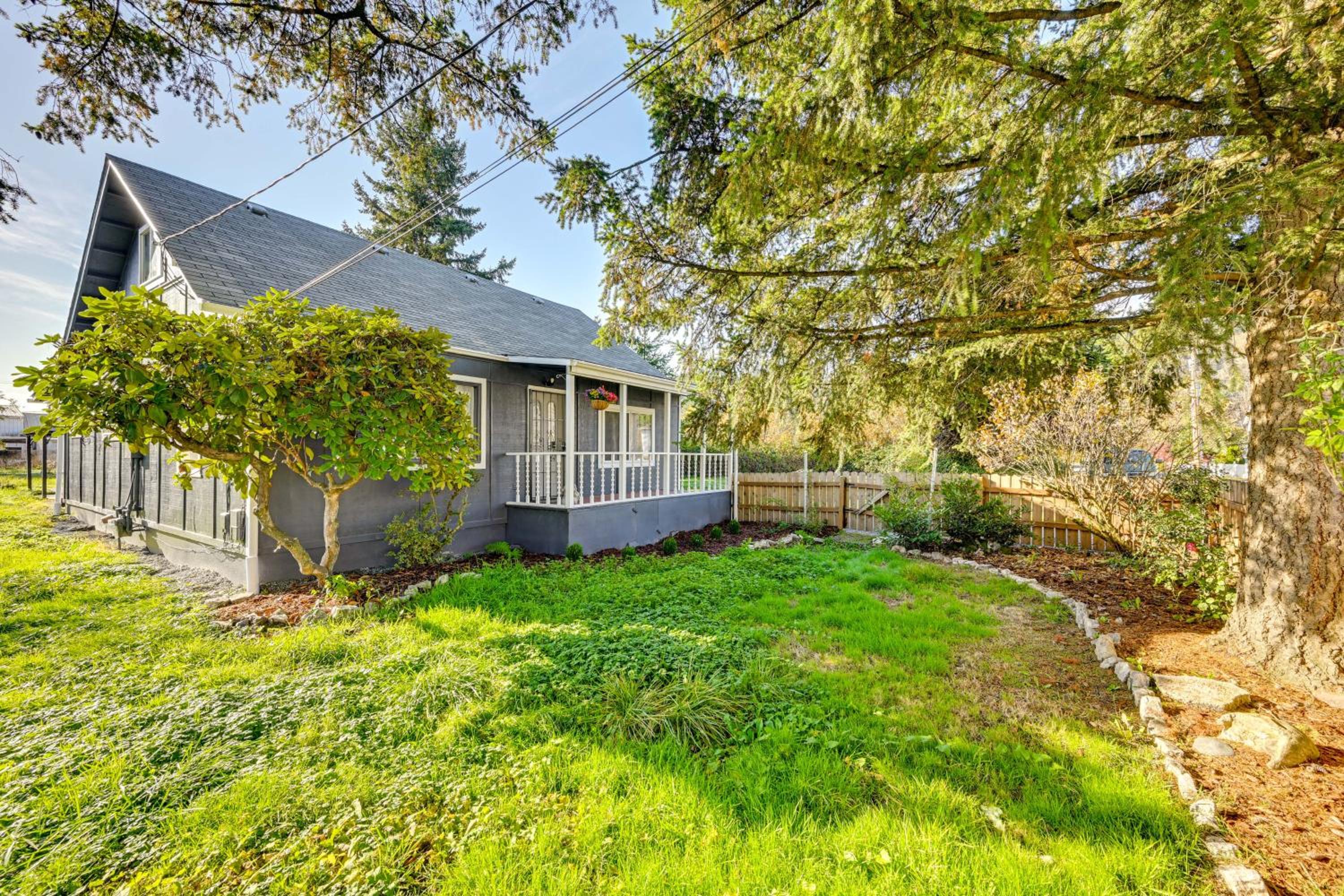 3 Mi to Auburn Station! Commuter-Friendly Home