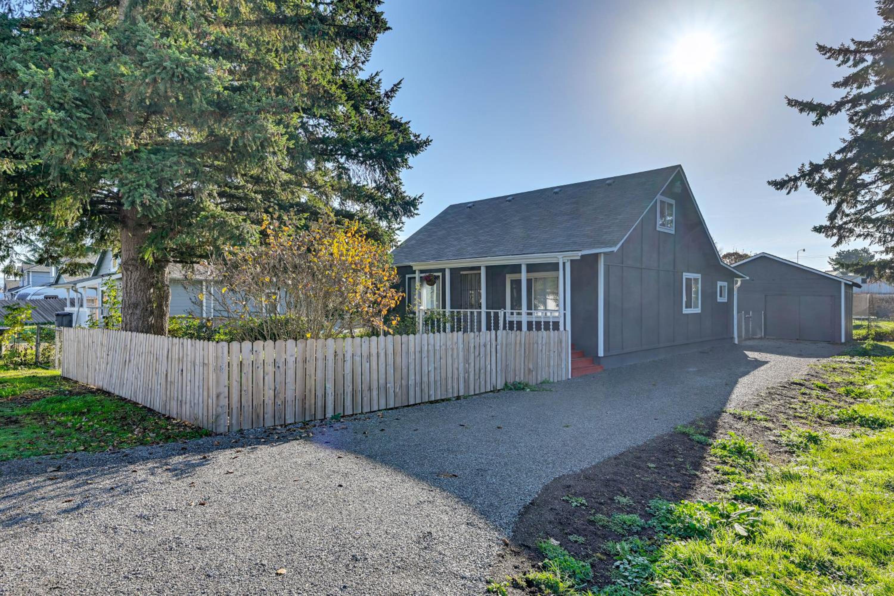 3 Mi to Auburn Station! Commuter-Friendly Home