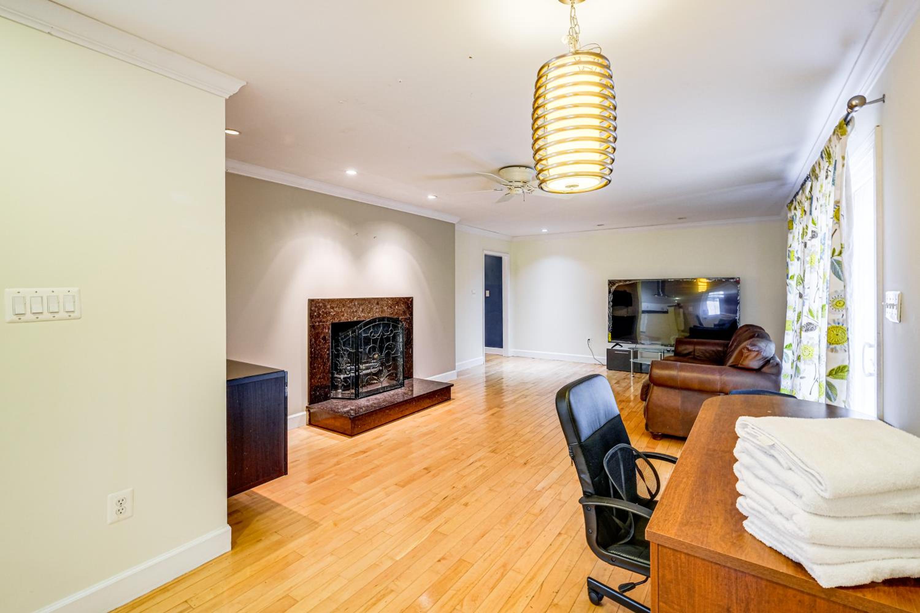 Serene and Spacious! Family-Friendly Catharpin Home